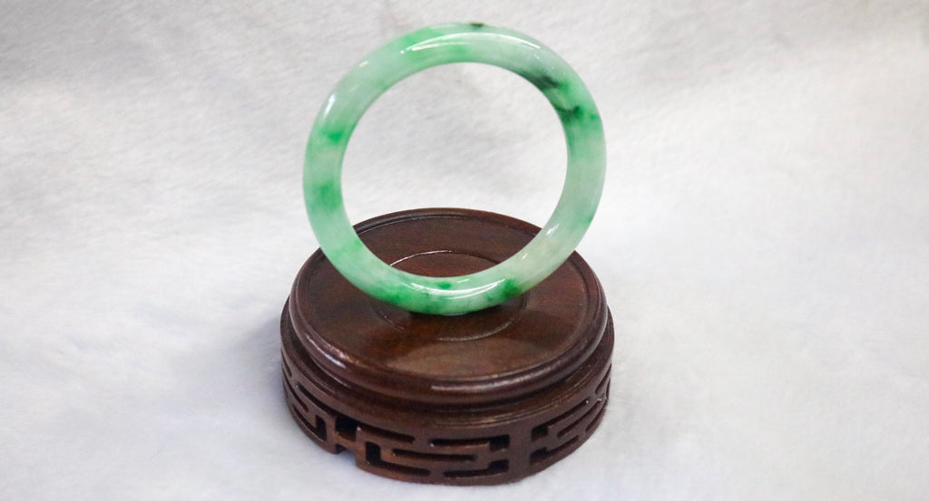 Cleaning your Jade pieces. Huangs Jadeite and Jewelry Pte Ltd