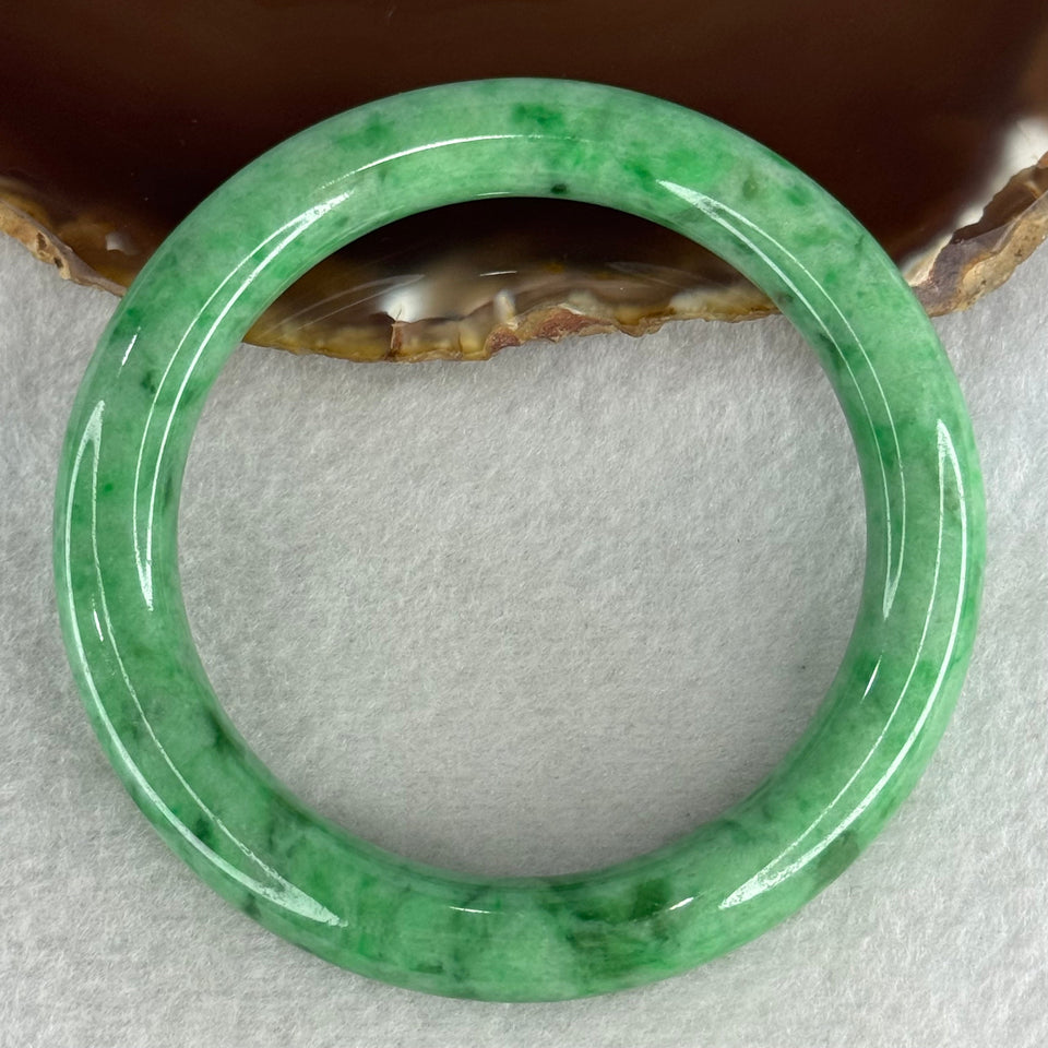 Jadeite Bangle: Why You Should Wear One, Its Benefits & How to Choose the Right Size