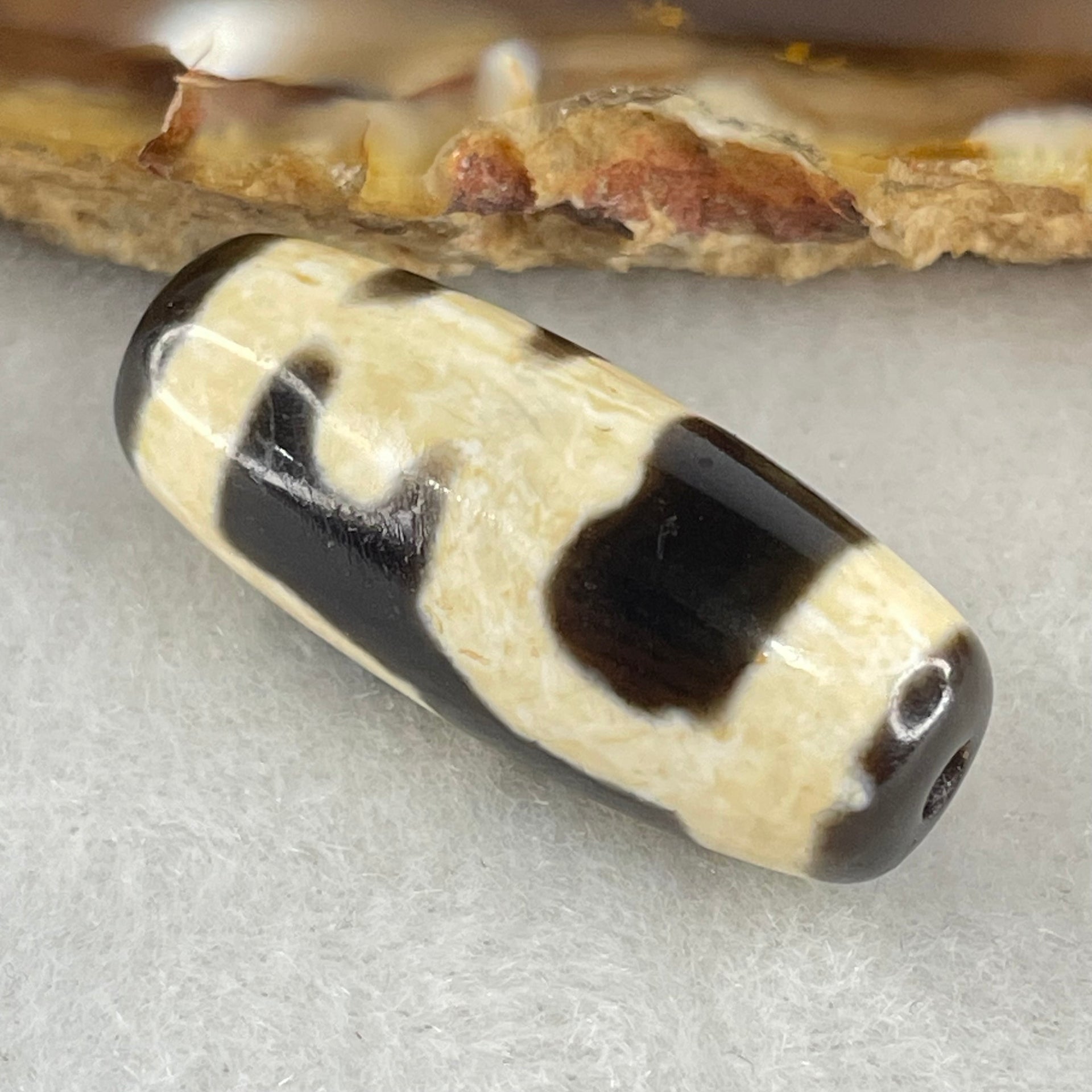 Natural Powerful Tibetan Old Oily Agate Double Nectar Vessel Dzi Bead Heavenly Master (Tian Zhu) 双花蜜容器眼天 5.78g 28.0 by 11.7mm - Huangs Jadeite and Jewelry Pte Ltd