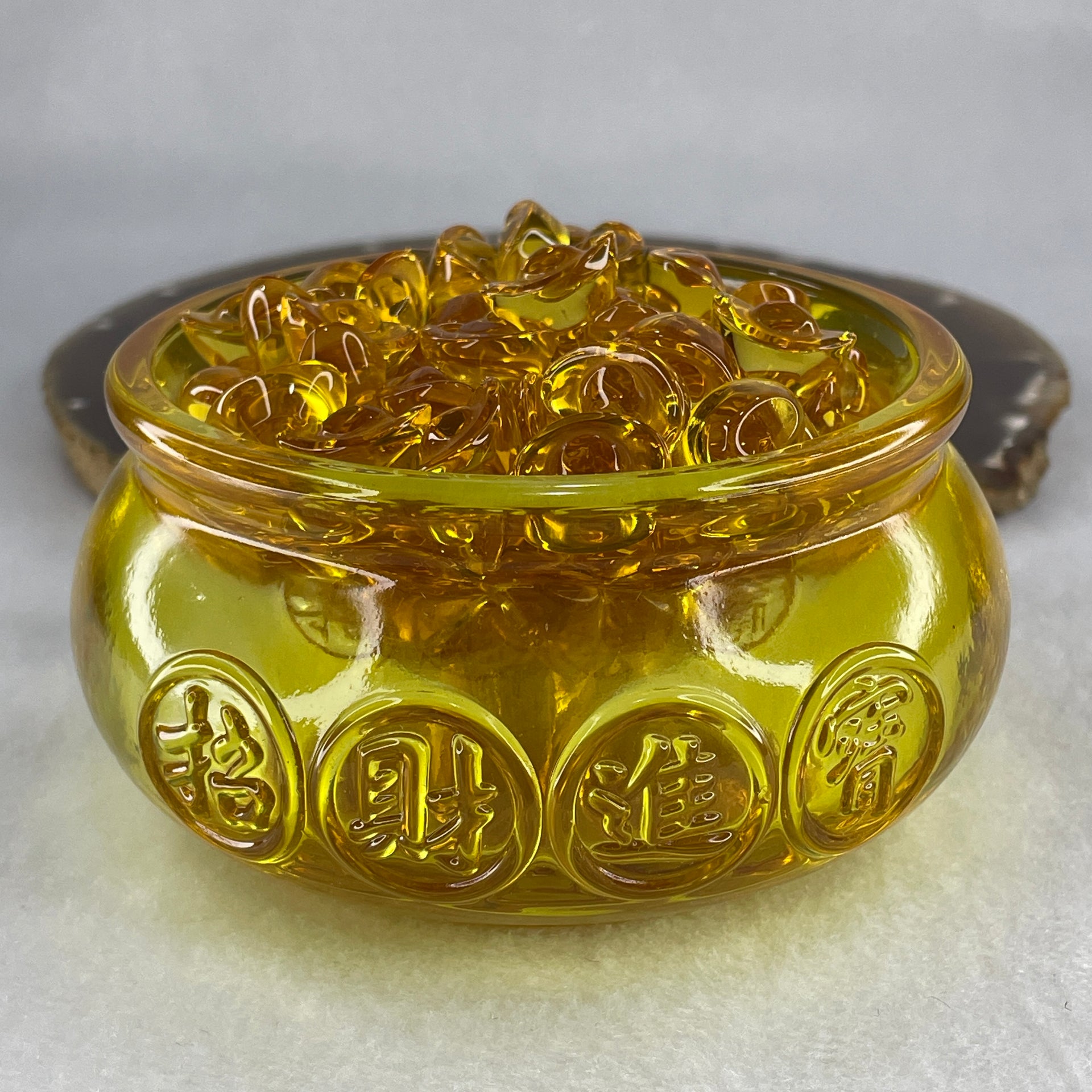 Yellow Liuli Wealth Pot with Ingot Yuan Bao Display Total Weight 648.22g 99.4 by 62.8mm - Huangs Jadeite and Jewelry Pte Ltd