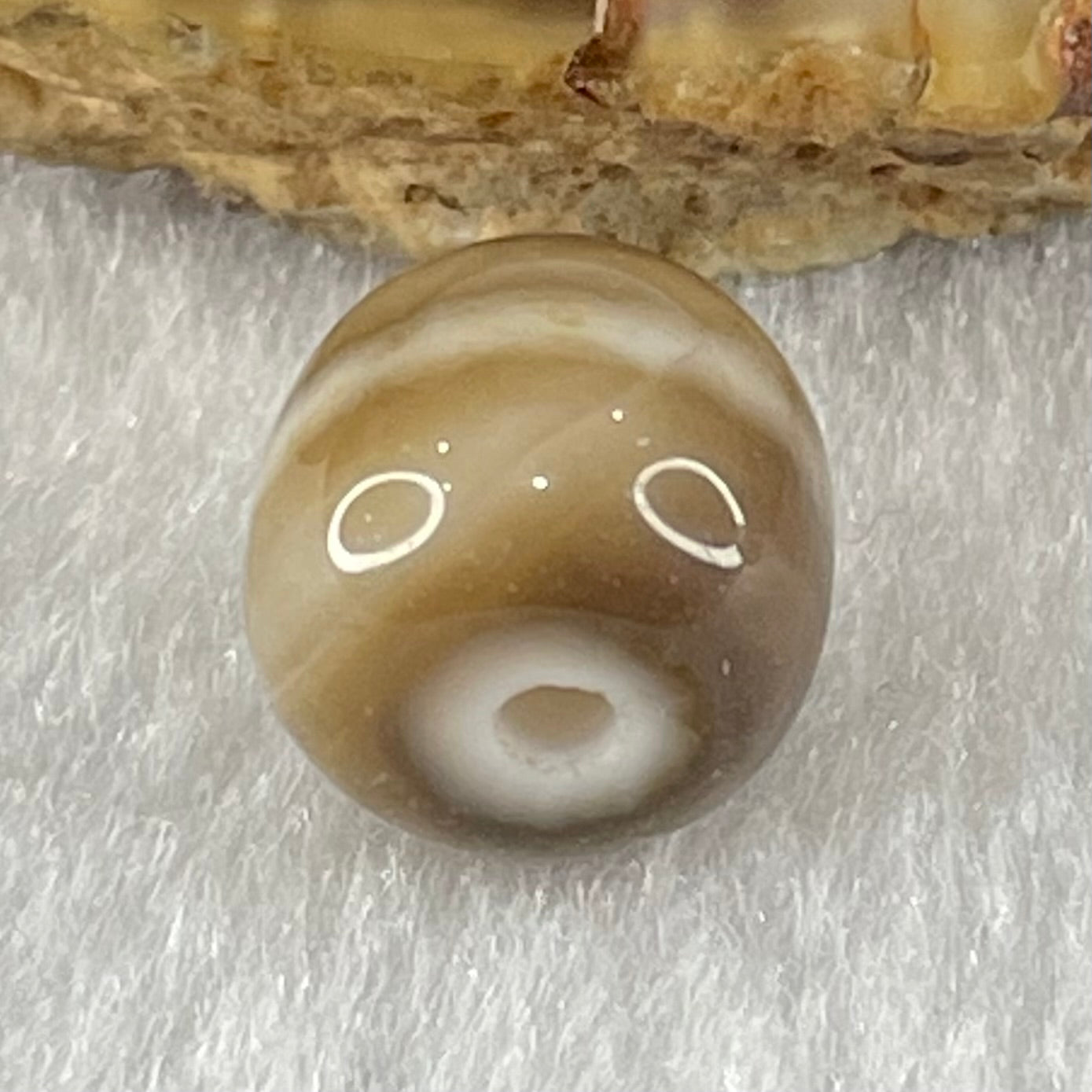 Natural Powerful Tibetan Old Oily Agate 1 Line Dzi Bead Heavenly Master (Tian Zhu) 1.86g 9.7 by 11.0mm - Huangs Jadeite and Jewelry Pte Ltd
