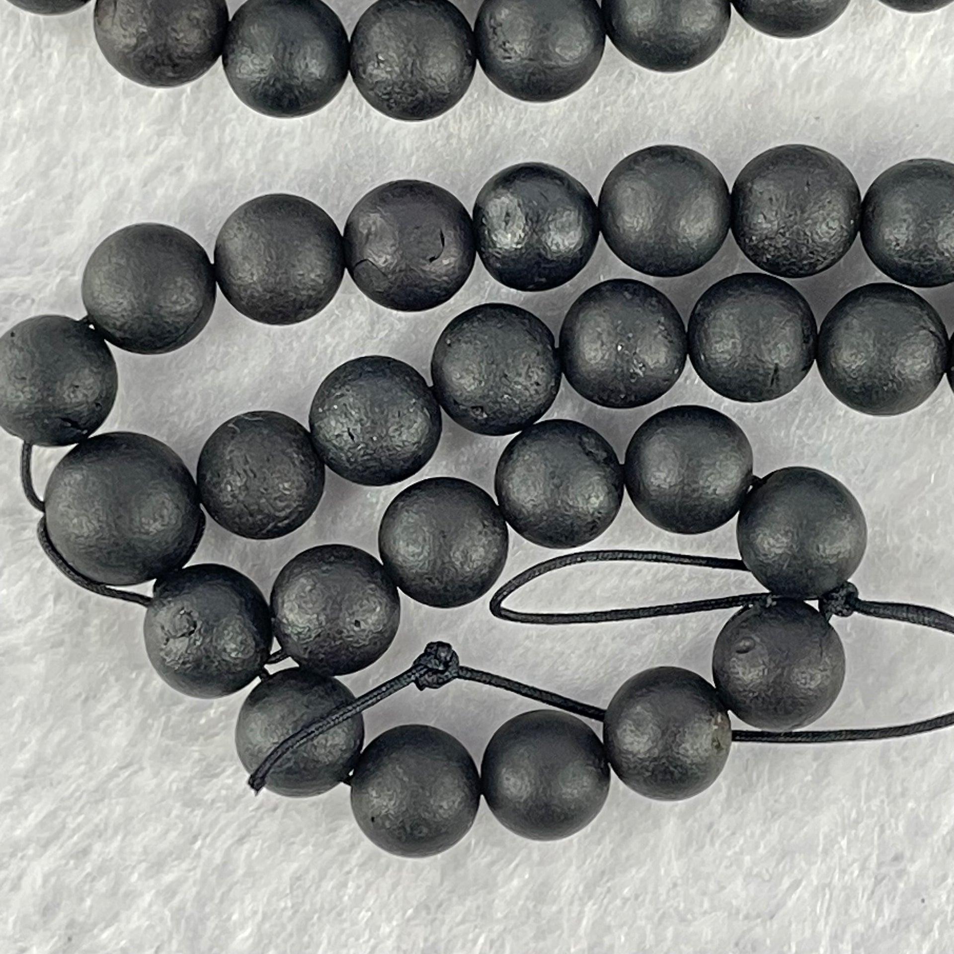 Natural Dark Matt Black Amber Beads Necklace 天然大黑天翁琥珀项链 20.59g 70cm 8.1mm 1 Bead 6.4mm 104 Beads - Huangs Jadeite and Jewelry Pte Ltd