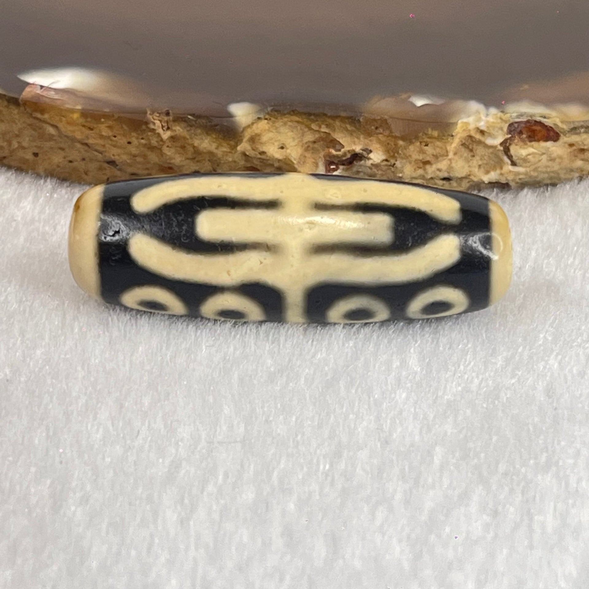 Natural Powerful Tibetan Old Oily Agate Water Lines 8 Eyes Dzi Bead Heavenly Master (Tian Zhu) 水纹八眼天诛 9.97g 37.9 by 13.0mm - Huangs Jadeite and Jewelry Pte Ltd