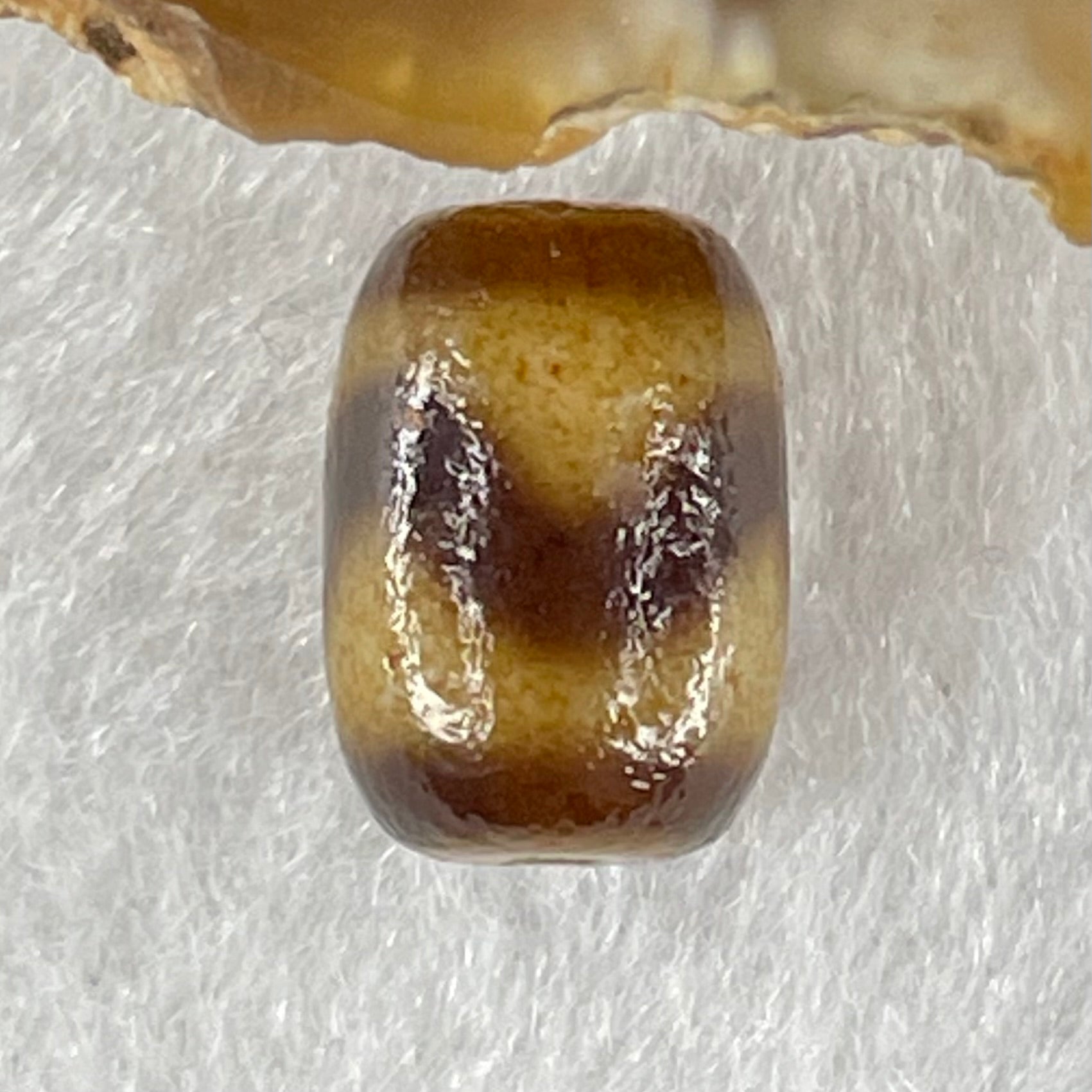 Natural Powerful Tibetan Old Oily Agate Tiger Tooth Daluo Dzi Bead Heavenly Master (Tian Zhu) 1.54g 12.1 by 8.7mm - Huangs Jadeite and Jewelry Pte Ltd
