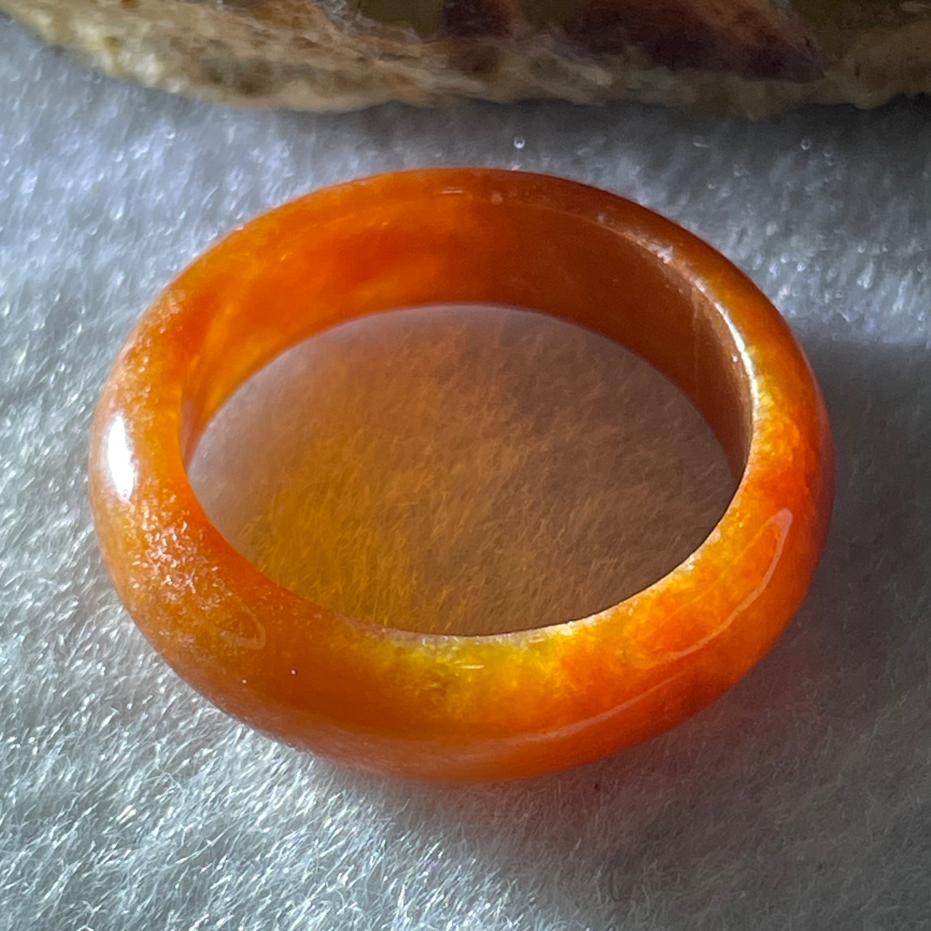 Certified Type A Red Jadeite Rings 2.90g 5.8 by 3.1mm US 8 HK17.7 (Very Very Slight Internal Line) ( Burned) - Huangs Jadeite and Jewelry Pte Ltd