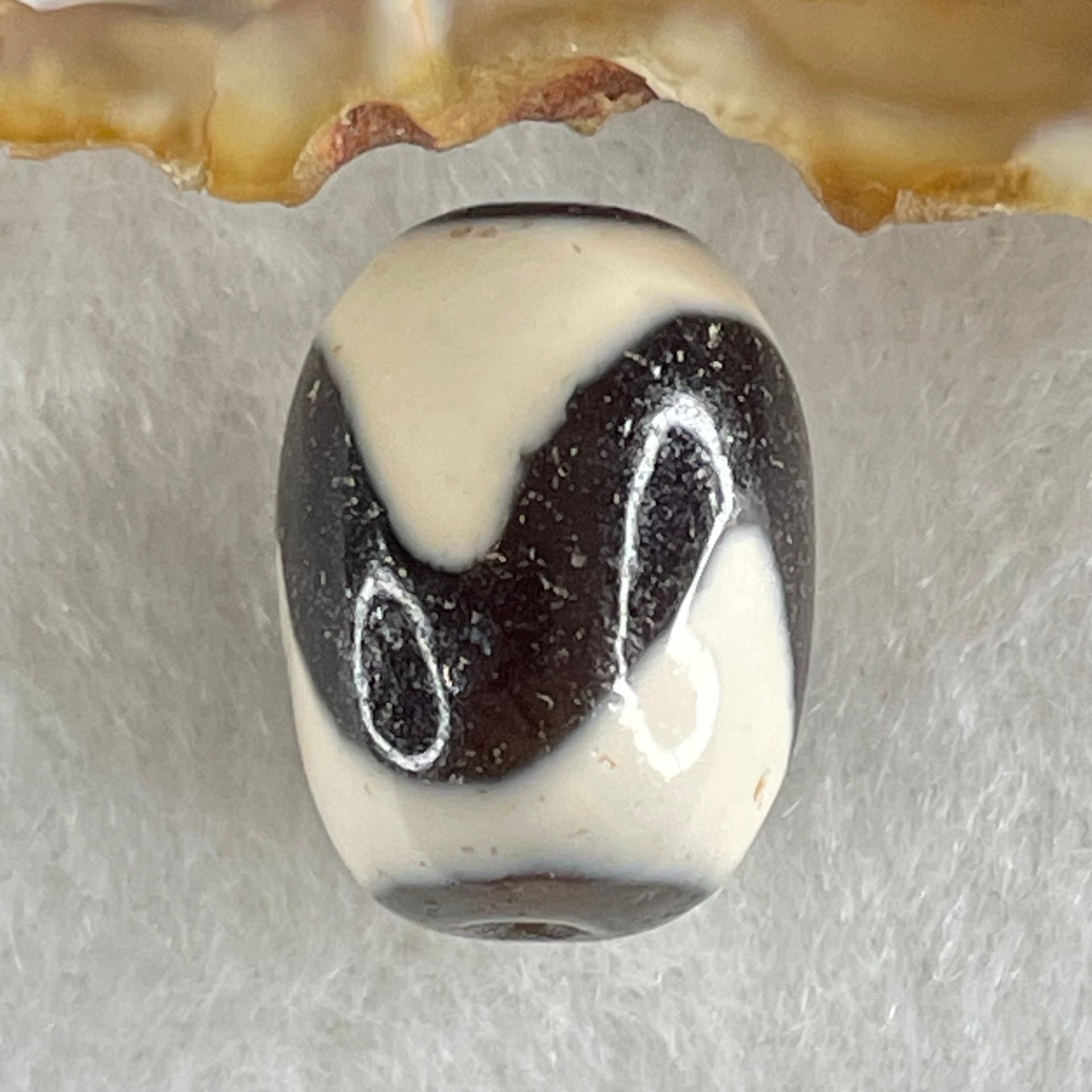 Natural Powerful Tibetan Old Oily Agate Tiger Tooth Daluo Dzi Bead Heavenly Master (Tian Zhu) 虎呀天诛 4.13g 16.9 by 13.0mm - Huangs Jadeite and Jewelry Pte Ltd