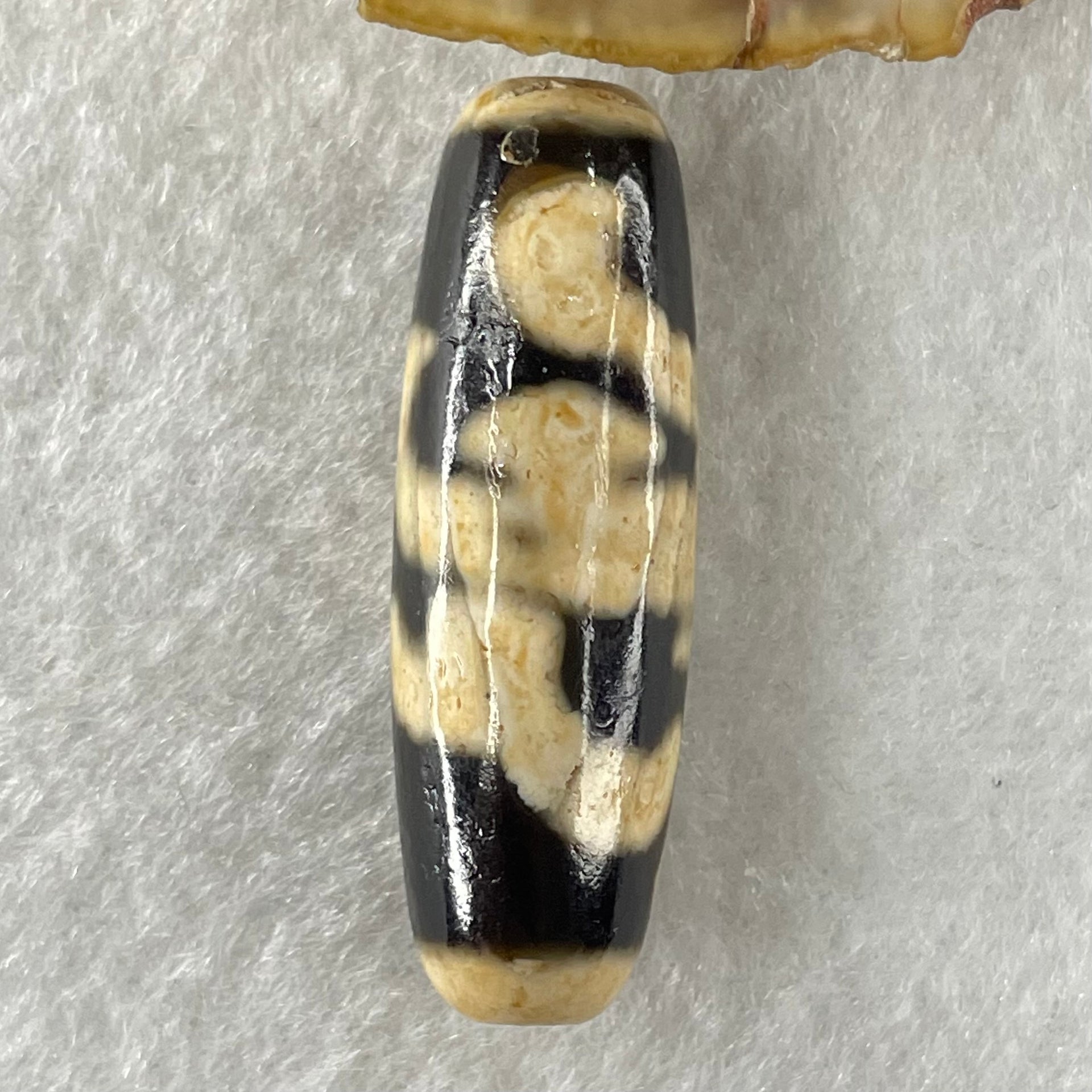 Natural Powerful Tibetan Old Oily Agate Dzi Bead Heavenly Master (Tian Zhu) 天珠 8.88g 38.2 by 12.3mm - Huangs Jadeite and Jewelry Pte Ltd