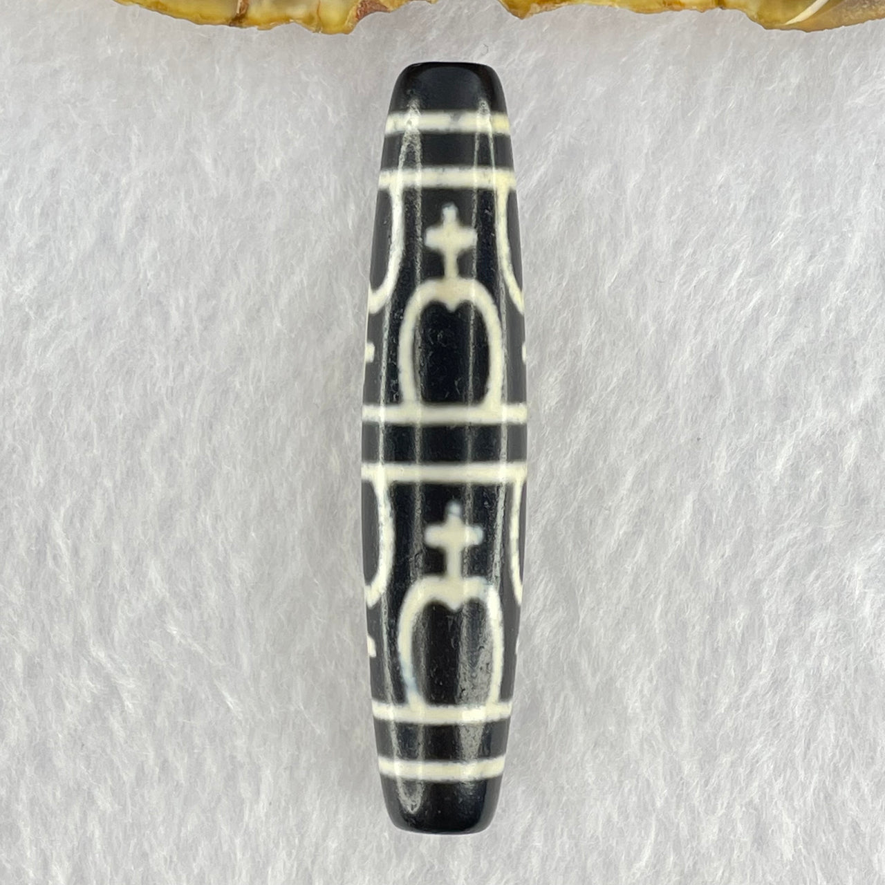 Natural Powerful Tibetan Old Oily Agate 8 Nectar Vessel Dzi Bead Heavenly Master (Tian Zhu) 花蜜容器眼天珠 14.15g 58.0 by 12.6mm - Huangs Jadeite and Jewelry Pte Ltd