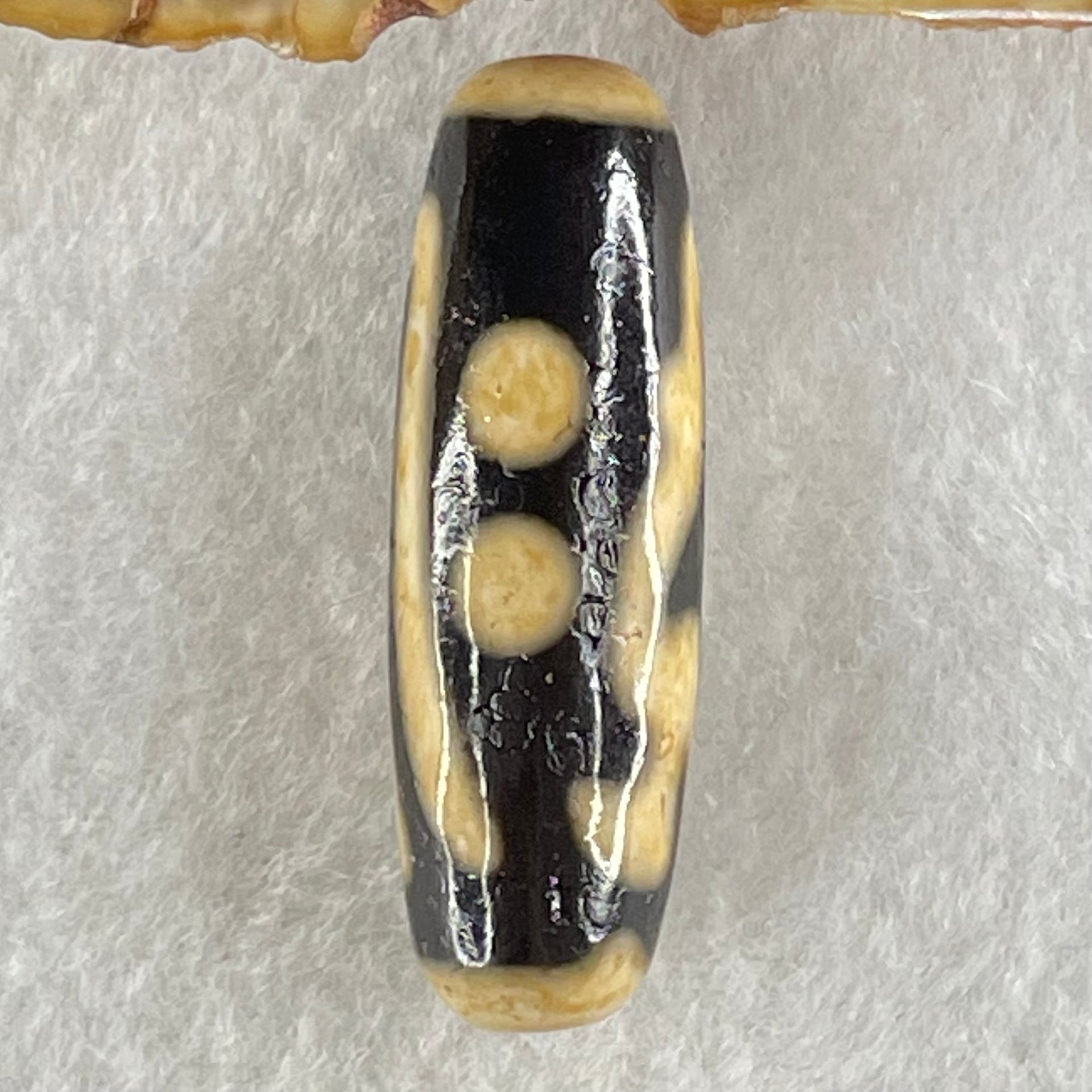 Natural Powerful Tibetan Old Oily Agate Thousand Hand Zha Ji La Mu Dzi Bead Heavenly Master (Tian Zhu) 千手扎基拉姆天珠 8.39g 37.5 by 12.2mm - Huangs Jadeite and Jewelry Pte Ltd