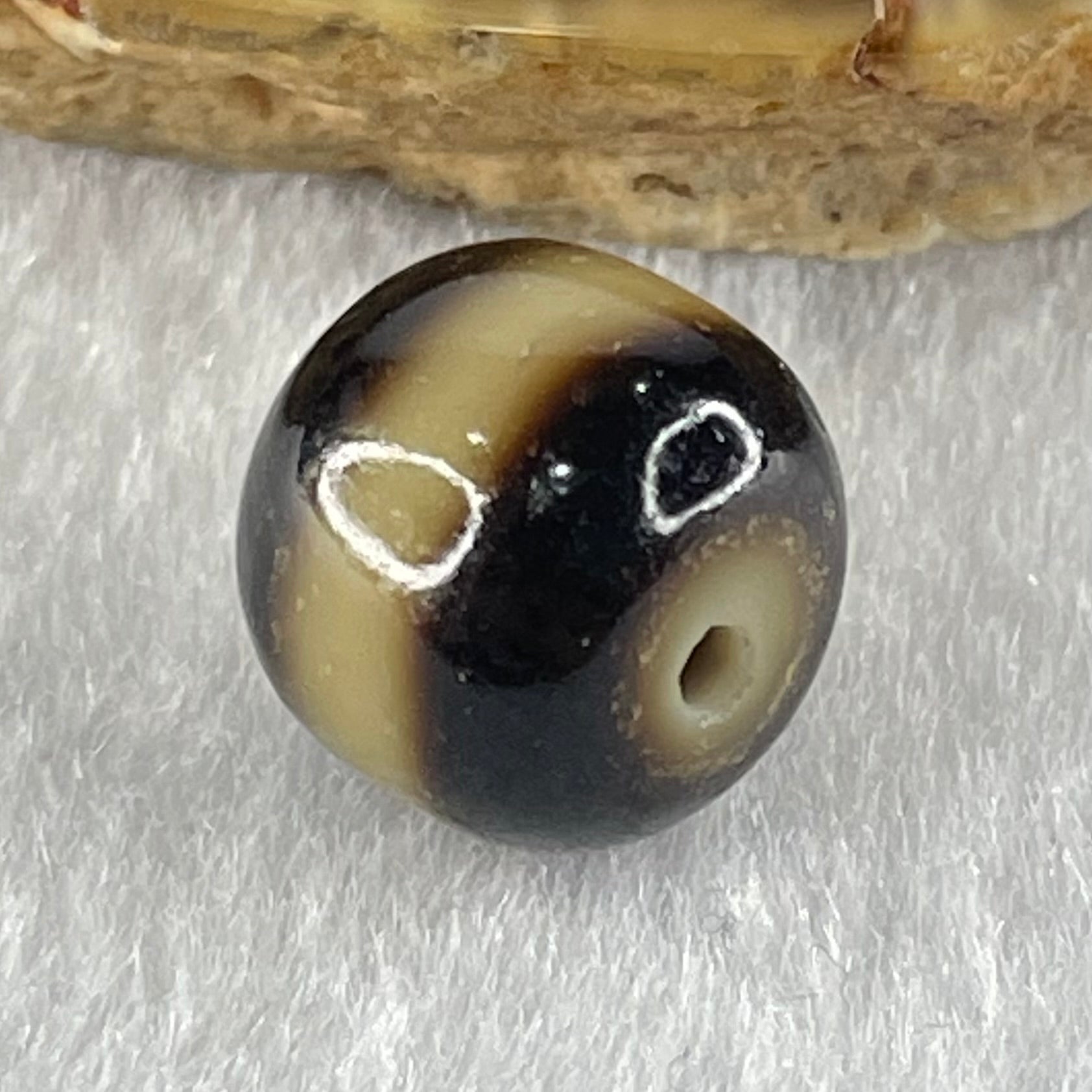 Natural Powerful Tibetan Old Oily Agate 1 Line Dzi Bead Heavenly Master (Tian Zhu) 1.87g 9.9 by 11.0mm - Huangs Jadeite and Jewelry Pte Ltd