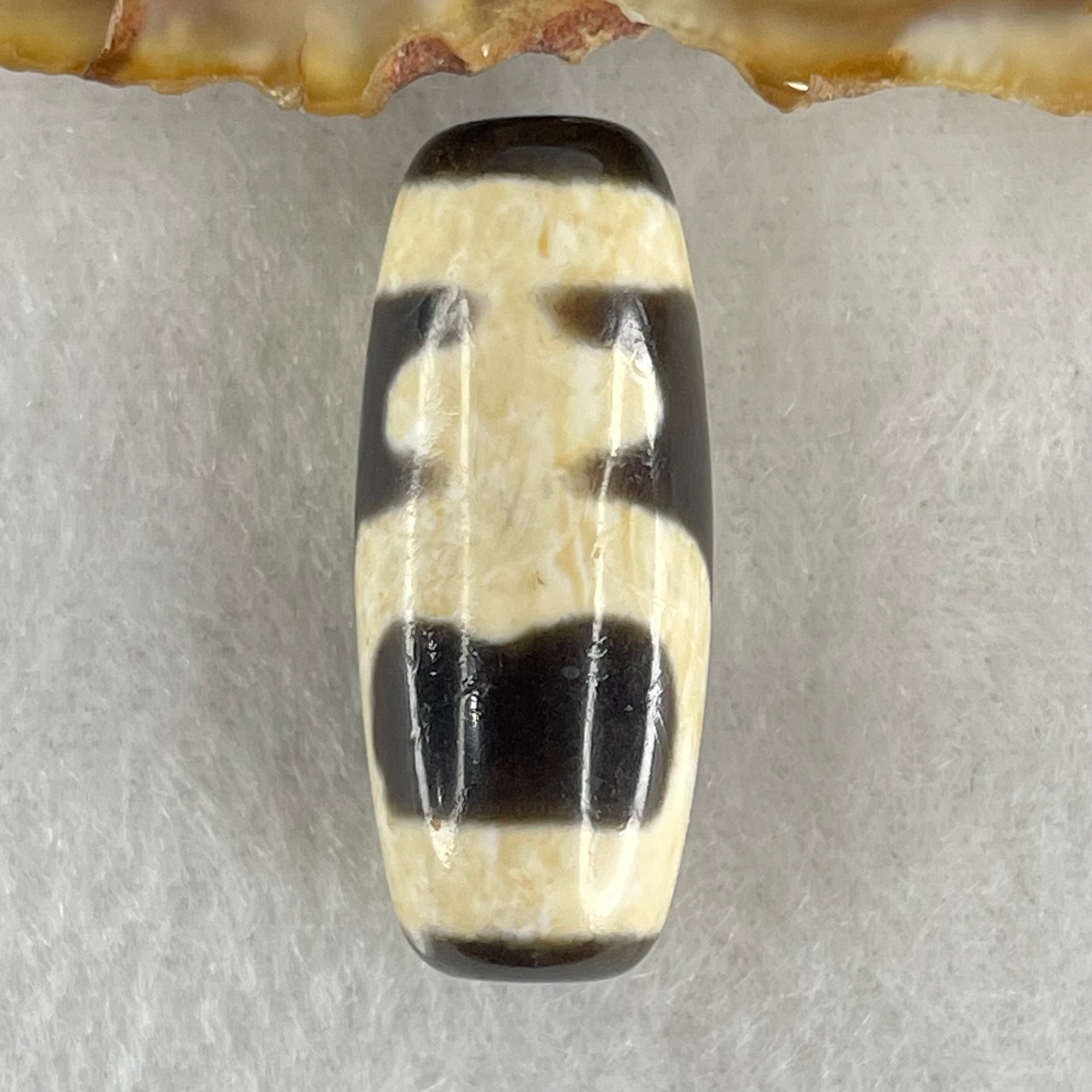 Natural Powerful Tibetan Old Oily Agate Double Nectar Vessel Dzi Bead Heavenly Master (Tian Zhu) 双花蜜容器眼天 5.78g 28.0 by 11.7mm - Huangs Jadeite and Jewelry Pte Ltd