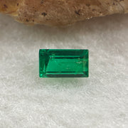 Natural Colombia Vivid Green Emerald (Beryl) Cut-Cornered Rectangular Step cut 0.46ct 6.0 by 3.5 by 2.4mm - Huangs Jadeite and Jewelry Pte Ltd