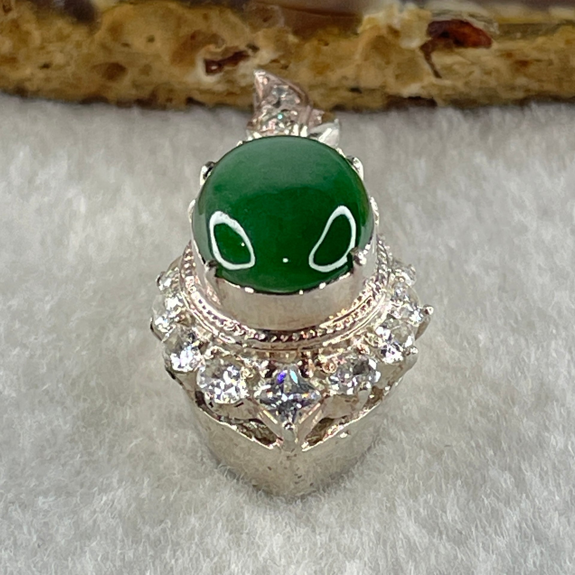 Type A Natural Old Mine Green Jadeite Cabochon 15.6 by 11.3 by 4.0m Stone for Setting 17.72g (On Silver Pendant Mold) - Huangs Jadeite and Jewelry Pte Ltd