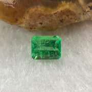 Natural Colombia Green Emerald (Beryl) Cut-Cornered Rectangular step cut 0.67ct 5.8 by 4.9 by 3.7mm - Huangs Jadeite and Jewelry Pte Ltd