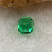 Natural Colombia Vivid Green Emerald (Beryl) Cut-Cornered Rectangular Step cut 0.45ct 4.8 by 4.3 by 3.3mm - Huangs Jadeite and Jewelry Pte Ltd