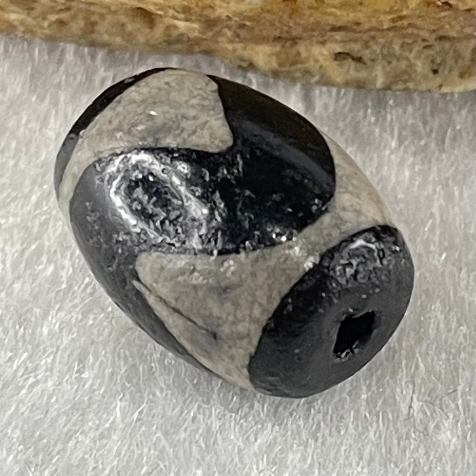 Natural Powerful Tibetan Old Oily Agate Tiger Tooth Daluo Dzi Bead Heavenly Master (Tian Zhu) 2.20g 14.0 by 10.3mm - Huangs Jadeite and Jewelry Pte Ltd