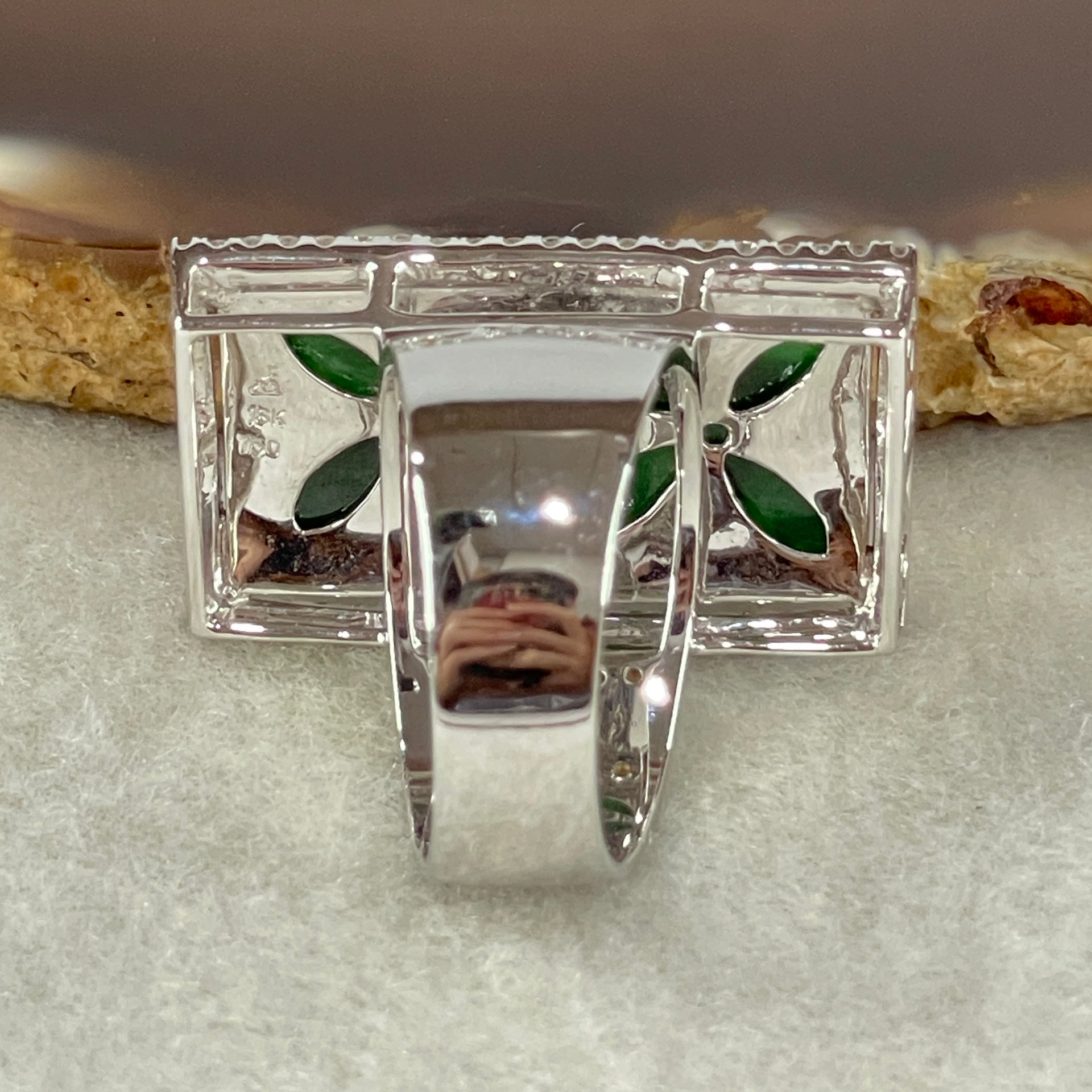 Natural Type A Translucent Old Mine Spicy Green with Dark Green Veins Piao Hua Burma Myanmar Jadeite approx. 24.14 by 13.50 by 1.55mm in 18K White Gold and Natural Diamonds Ring 13.59g (67.93cts) US7.4 HK16.5 BIG Cert. B013415 - Huangs Jadeite and Jewelry Pte Ltd