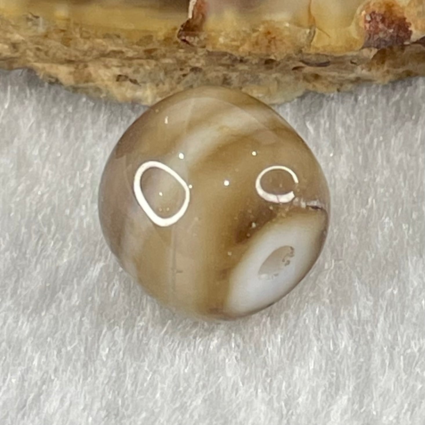 Natural Powerful Tibetan Old Oily Agate 1 Line Dzi Bead Heavenly Master (Tian Zhu) 1.86g 9.7 by 11.0mm - Huangs Jadeite and Jewelry Pte Ltd