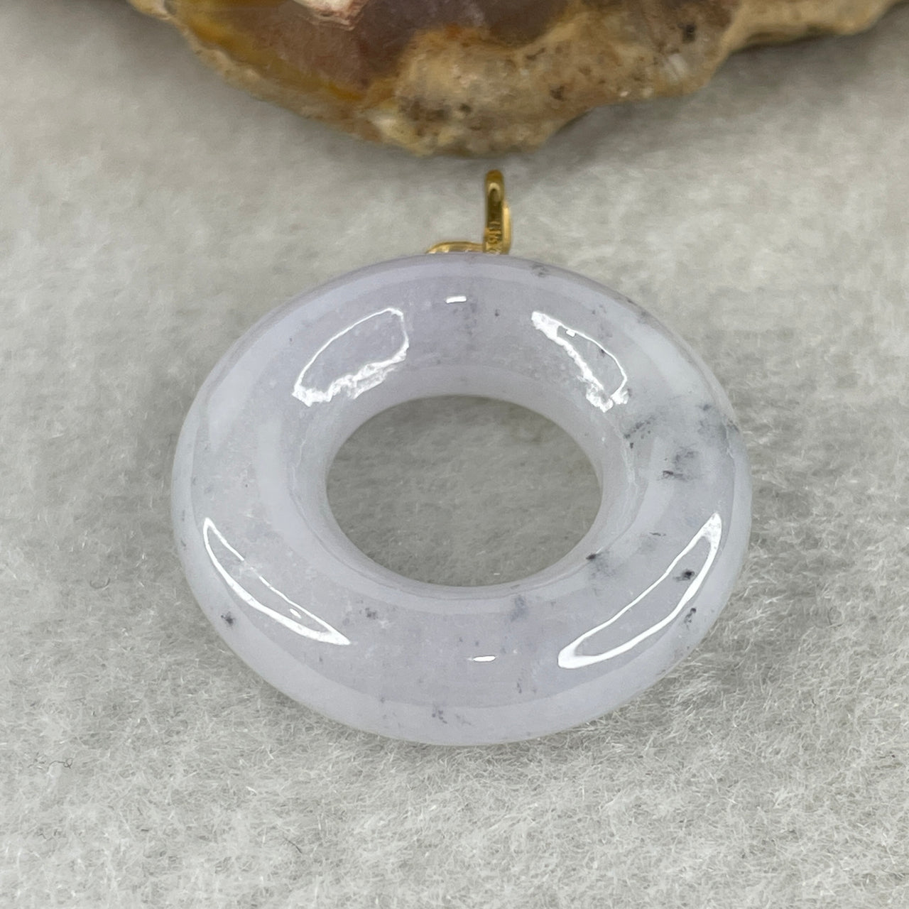 Natural Type A Multicolor Jadeite Ping An Kou Pendant | Solid 18K 750 Yellow Gold Clasp Faint Lavender White & Wuji Grey Safe Journey Donut (4.91g 22.5x5.9mm)