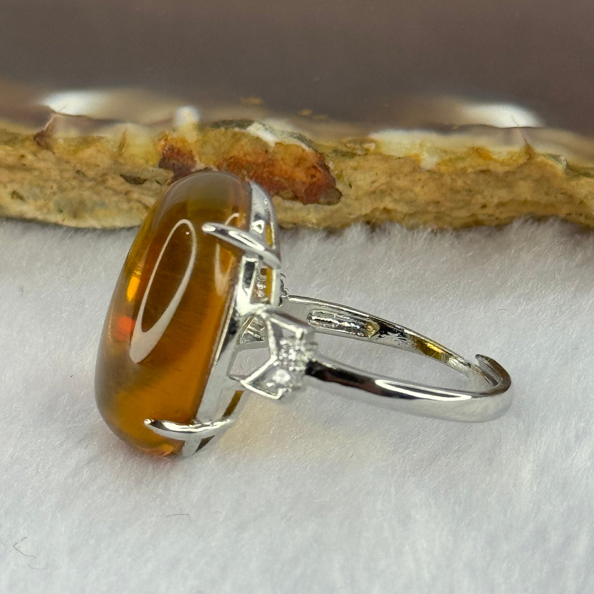 Natural Yellow Amber in S925 Sliver Ring (Adjustable Size) 3.54g 20.1 by 14.5 by 7.0mm - Huangs Jadeite and Jewelry Pte Ltd