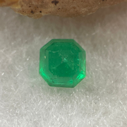 Natural Colombia Vivid Green Emerald (Beryl) Cut-Cornered Square Step cut 0.42ct 4.4 by 4.2 by 3.2mm - Huangs Jadeite and Jewelry Pte Ltd