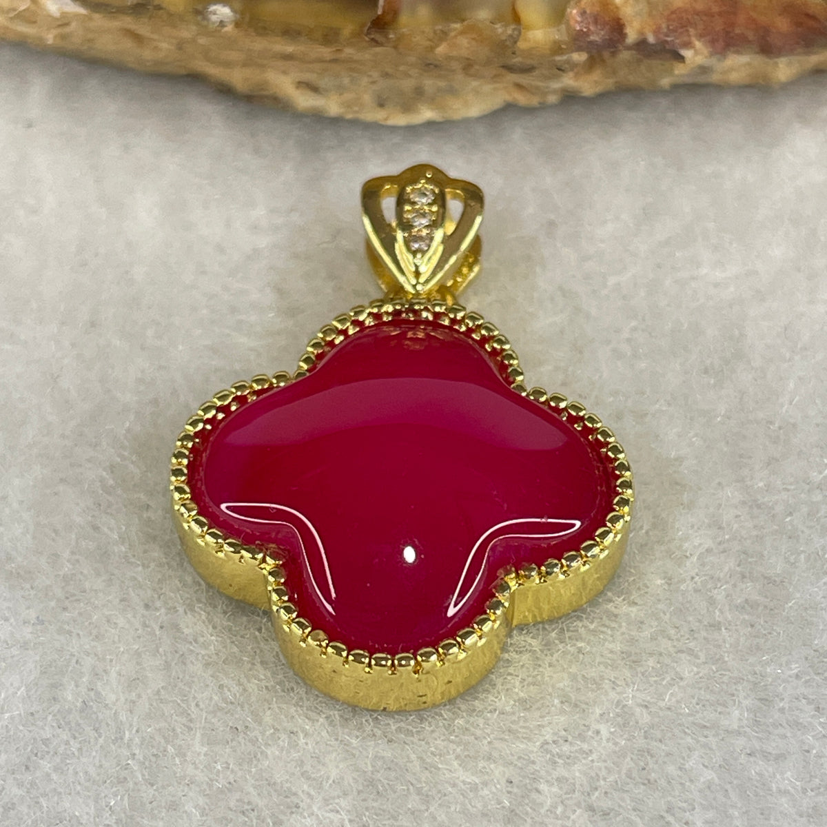 Natural Red Agate Four-Leaf Clover Charm Pendant with Gold-Tone Setting | Vibrant Carnelian Good Luck Talisman (5.22g | 15.3 x 3.0mm)