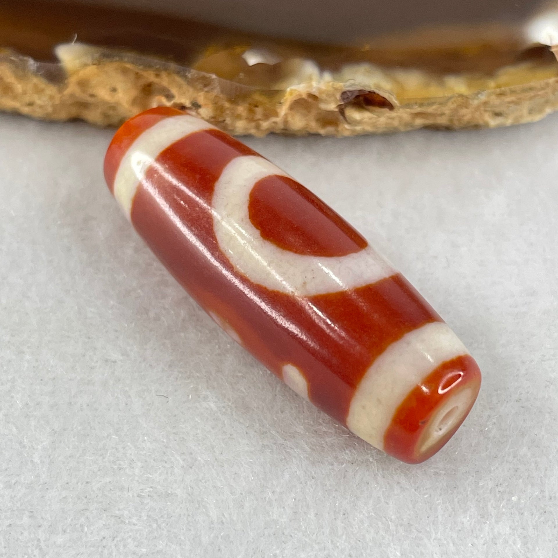 Natural Powerful Tibetan Old Oily Red White Agate One Eye Earth Element Dzi Bead Heavenly Master (Tian Zhu) 一眼土元素天珠 10.59g 37.8 by 13.3mm - Huangs Jadeite and Jewelry Pte Ltd