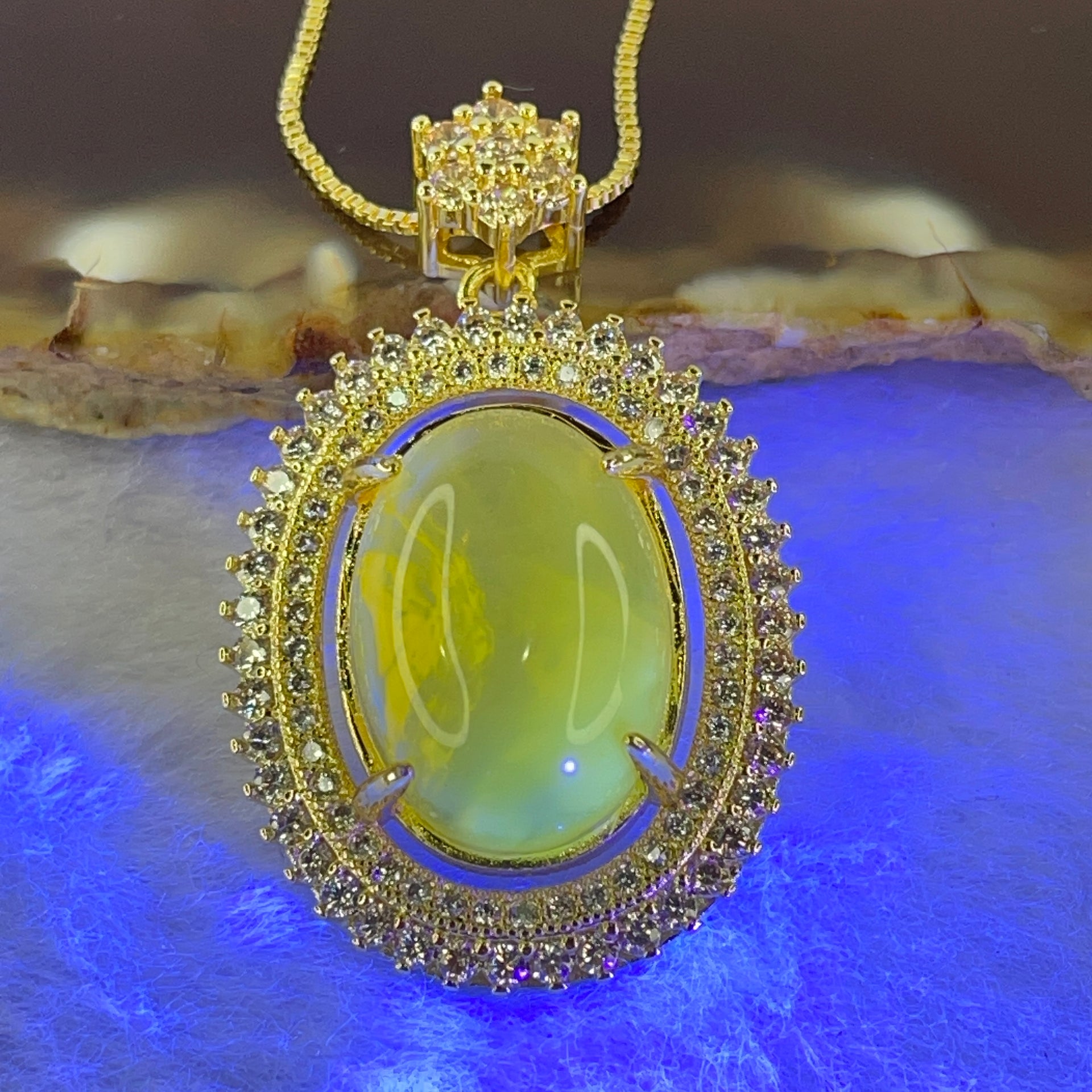 Natural Yellow with Butterscotch Amber with Crystals in Gold Color Necklace 7.28g 17.0 by 12.4 by 7.0mm - Huangs Jadeite and Jewelry Pte Ltd