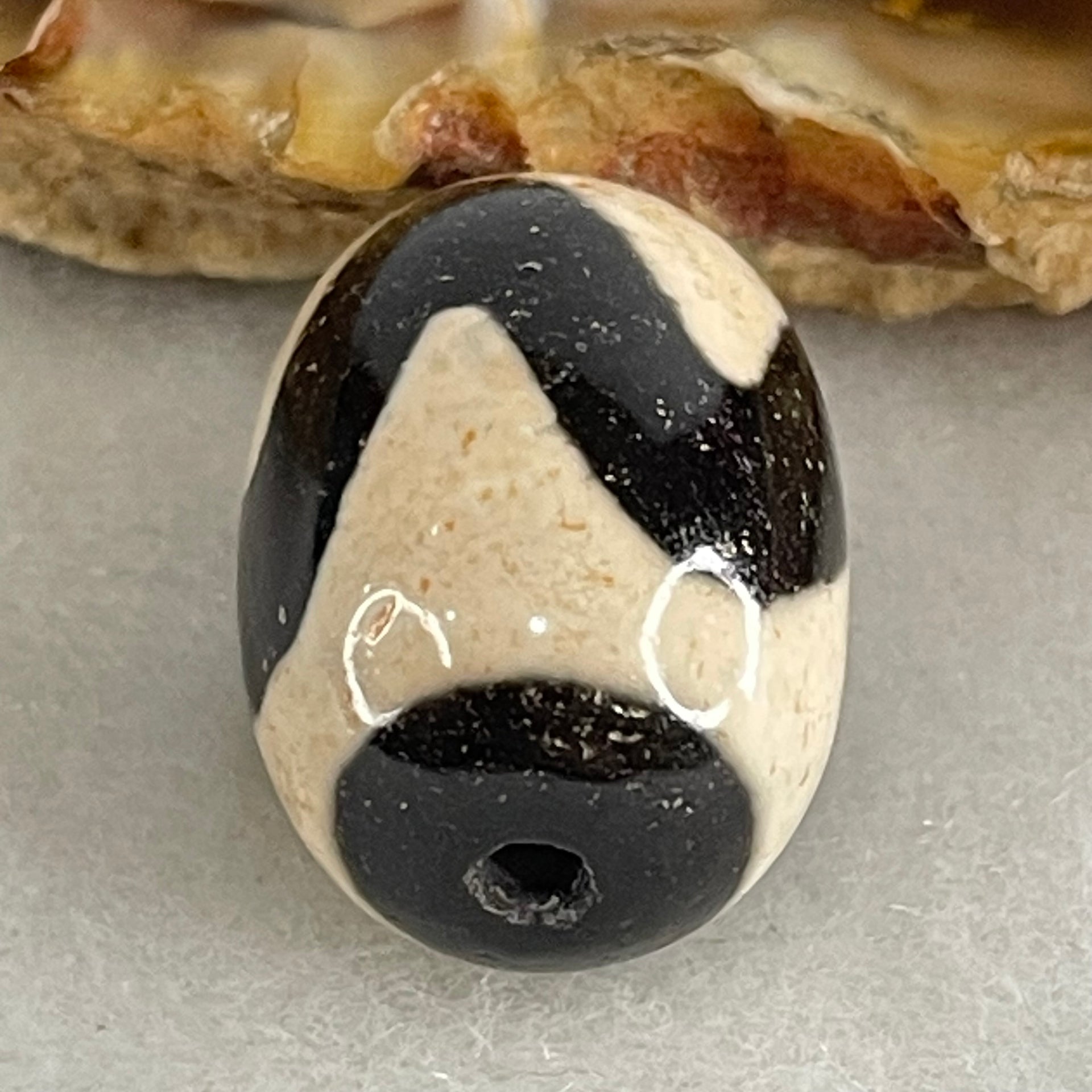Natural Powerful Tibetan Old Oily Agate Tiger Tooth Daluo Dzi Bead Heavenly Master (Tian Zhu) 虎呀天诛 4.82g 17.7 by 13.2mm - Huangs Jadeite and Jewelry Pte Ltd