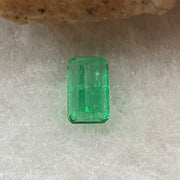 Natural Colombia Vivid Green Emerald (Beryl) Cut-Cornered Rectangle Step cut 0.45ct 5.7 by 3.6 by 2.5mm - Huangs Jadeite and Jewelry Pte Ltd