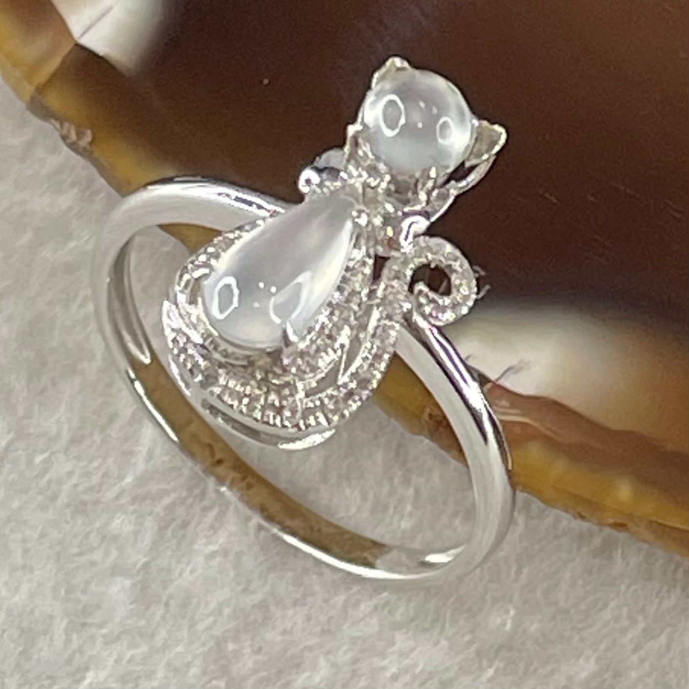 Type A Glassy Colourless Jadeite Cat with Diamonds in 18K Whitre Gold 2.04g Teardrop 6.8 by 4.5 by 2.0mm US6.8 HK15 - Huangs Jadeite and Jewelry Pte Ltd