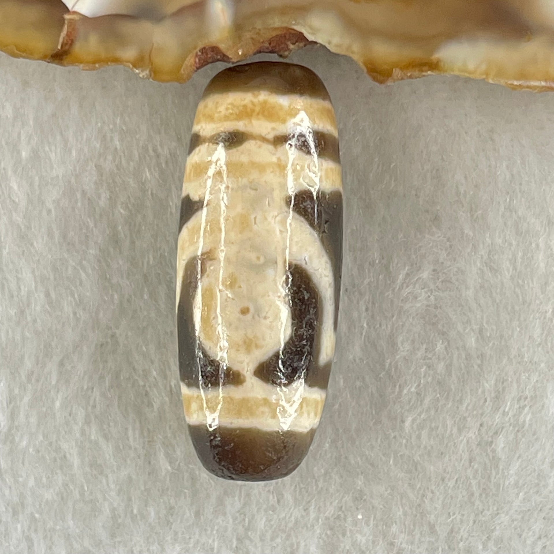 Natural Powerful Tibetan Old Oily Agate One Eye With Thousand Hand Guan Yin Dzi Bead Heavenly Master (Tian Zhu) 5.31g 28.2 by 11.2mm - Huangs Jadeite and Jewelry Pte Ltd