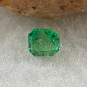 Natural Colombia Vivid Green Emerald (Beryl) Cut-Cornered Rectangular Step cut 0.42ct 4.5 by 4.2 by 3.4mm - Huangs Jadeite and Jewelry Pte Ltd