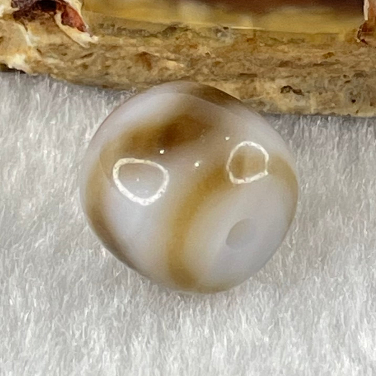 Natural Powerful Tibetan Old Oily Agate Tiger Tooth Daluo Dzi Bead Heavenly Master (Tian Zhu) 1.82g 9.7 by 10.8mm - Huangs Jadeite and Jewelry Pte Ltd
