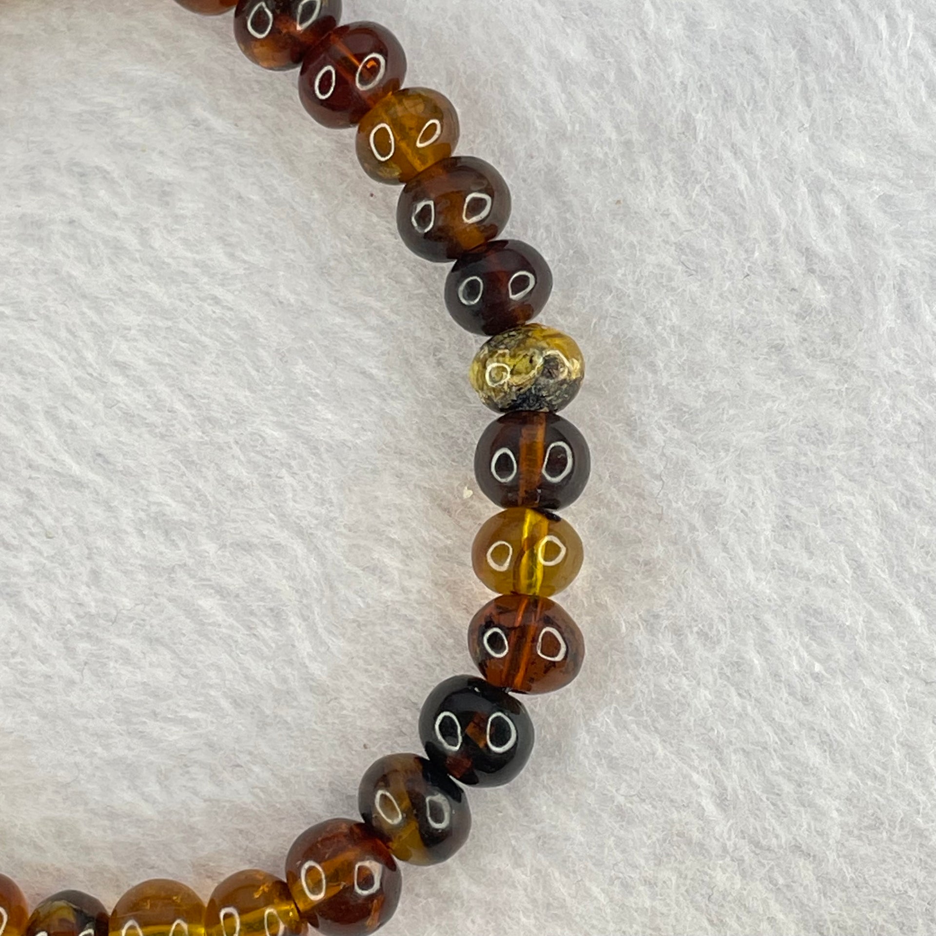 Natural Mixed Color Amber Beads Bracelet 天然琥珀手链 6.51g 16.5cm 7.8mm 32 Beads - Huangs Jadeite and Jewelry Pte Ltd