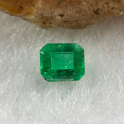 Natural Colombia Vivid Green Emerald (Beryl) Cut-Cornered Rectangular Step cut 0.48ct 5.2 by 4.5 by 2.8mm - Huangs Jadeite and Jewelry Pte Ltd