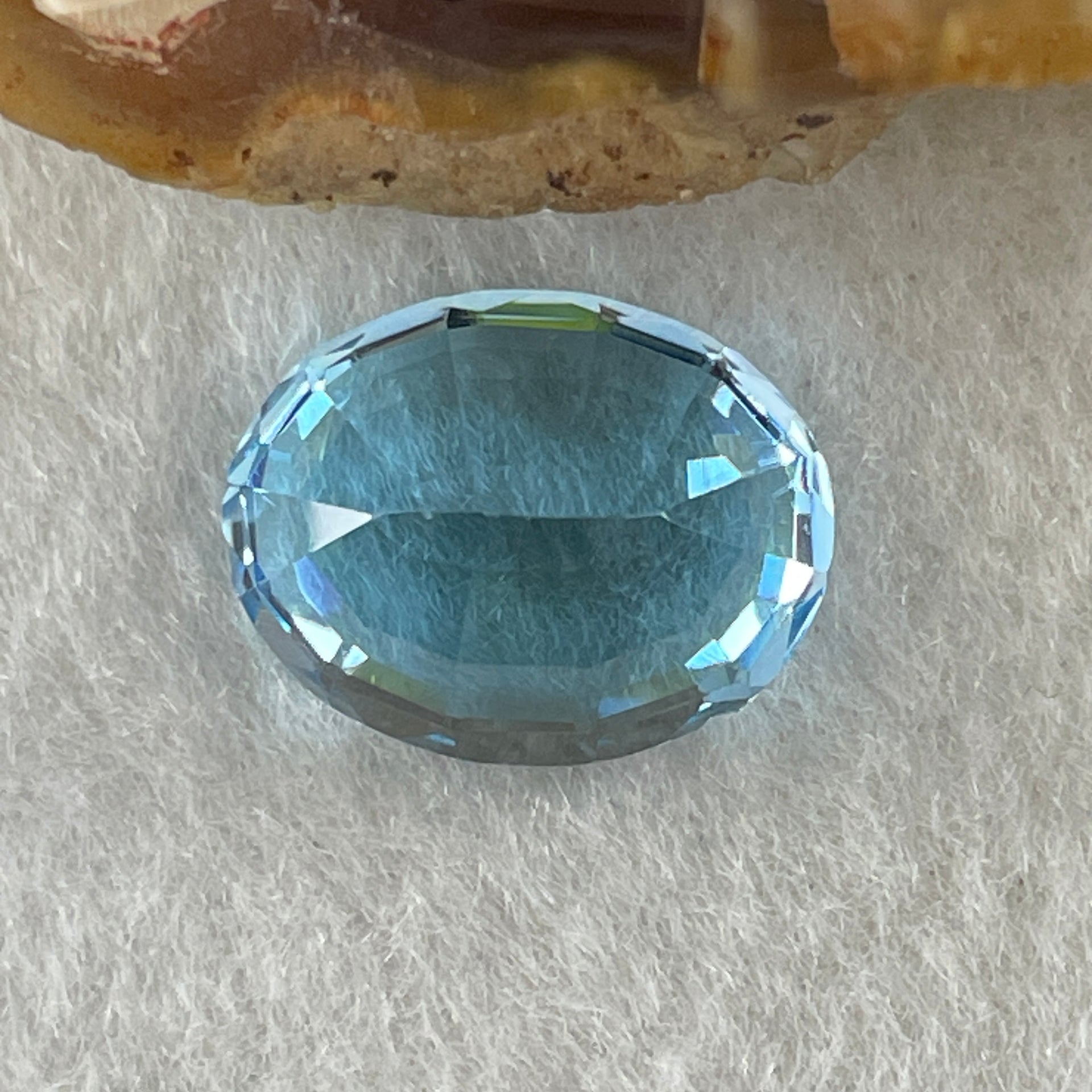 Natural Sky Blue Topaz Oval Shape 9.48ct 14.3 by 11.2 by 7.5mm - Huangs Jadeite and Jewelry Pte Ltd