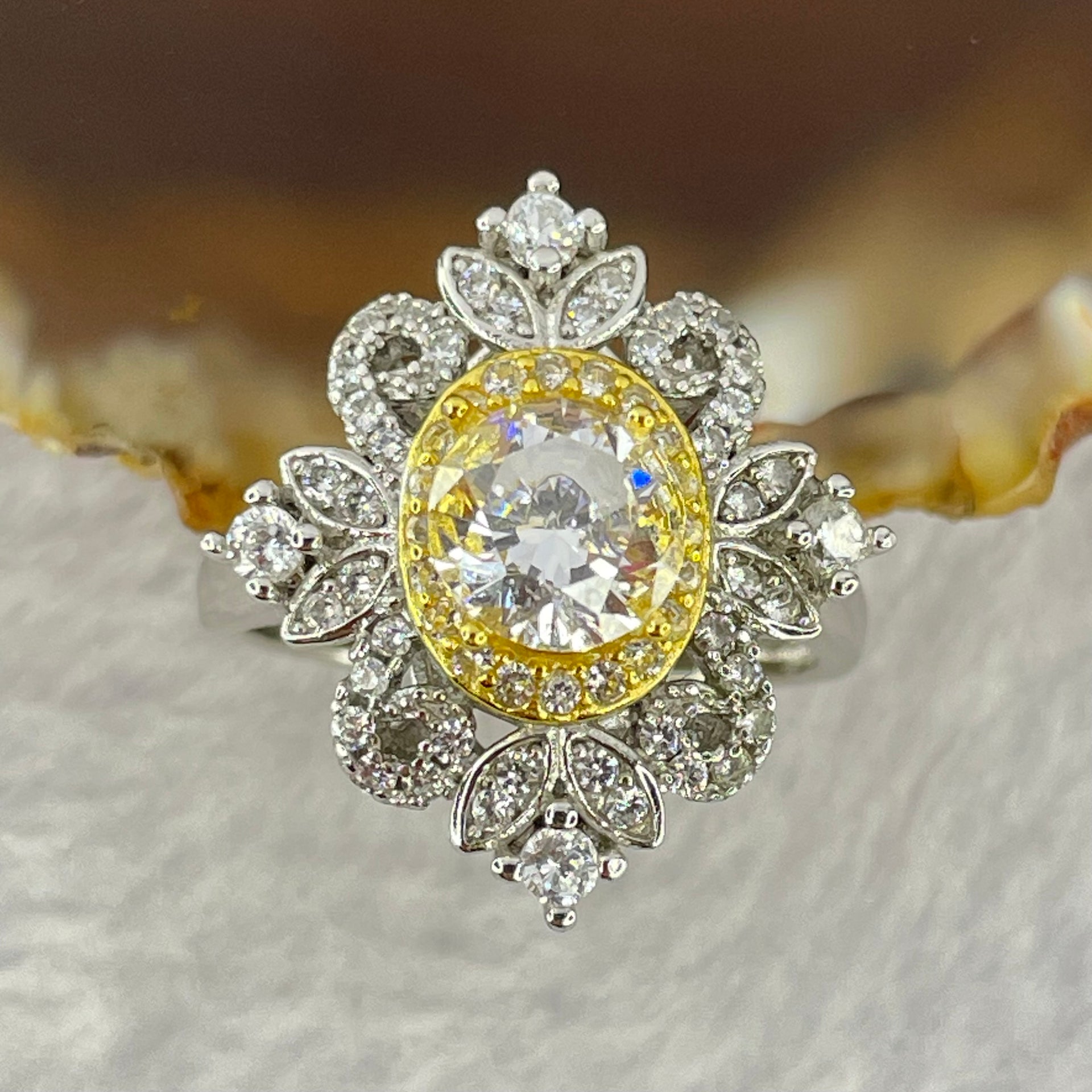 Colourless Cubic Zirconia with Crystals in AU750 Plated In Sliver Ring (Adjustable Size) 3.81g 8.5 by 6.7mm - Huangs Jadeite and Jewelry Pte Ltd