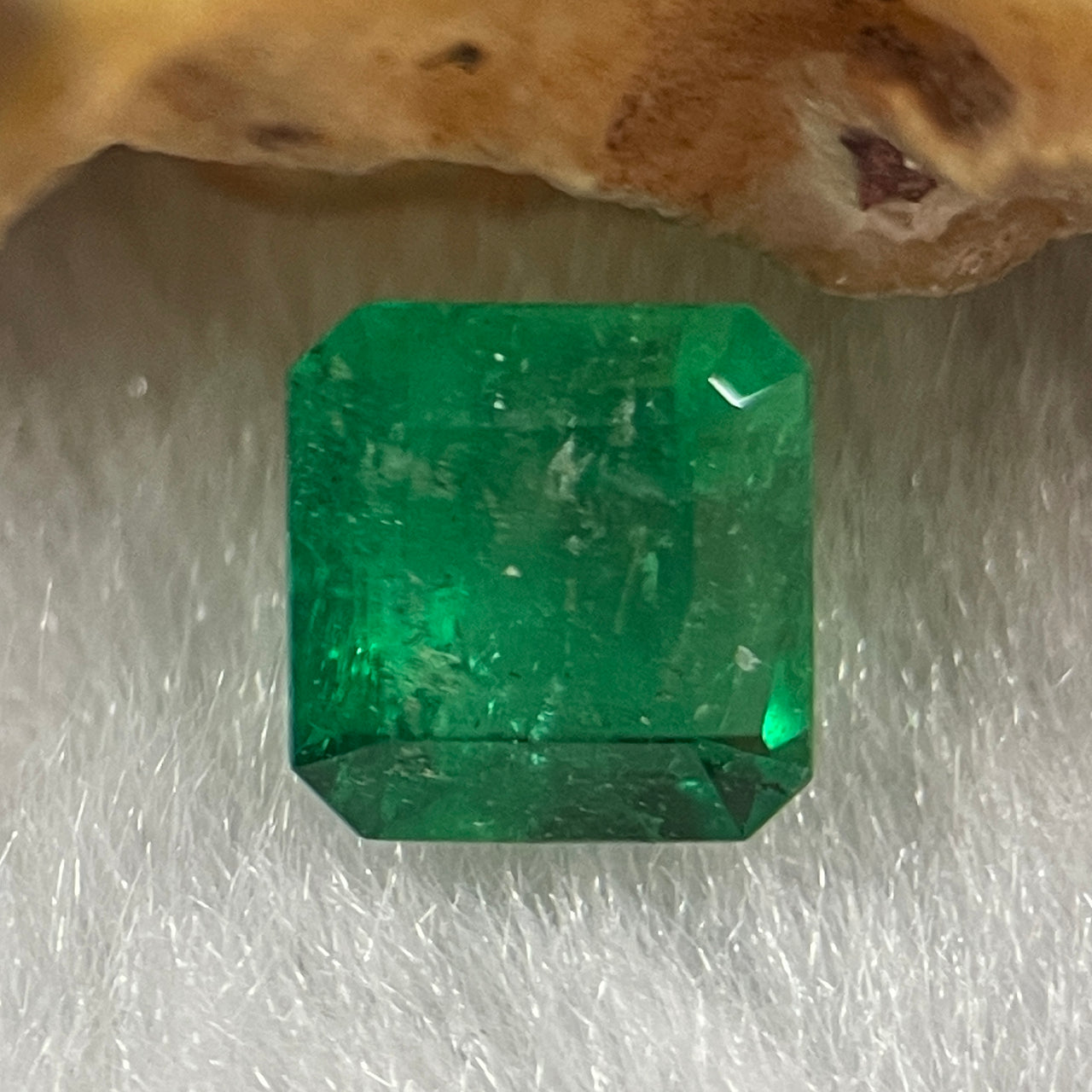 Natural Colombia Green Emerald (Beryl) Cut-Cornered Rectangular step cut 0.85ct 5.4 by 5.3 by 4.0mm - Huangs Jadeite and Jewelry Pte Ltd