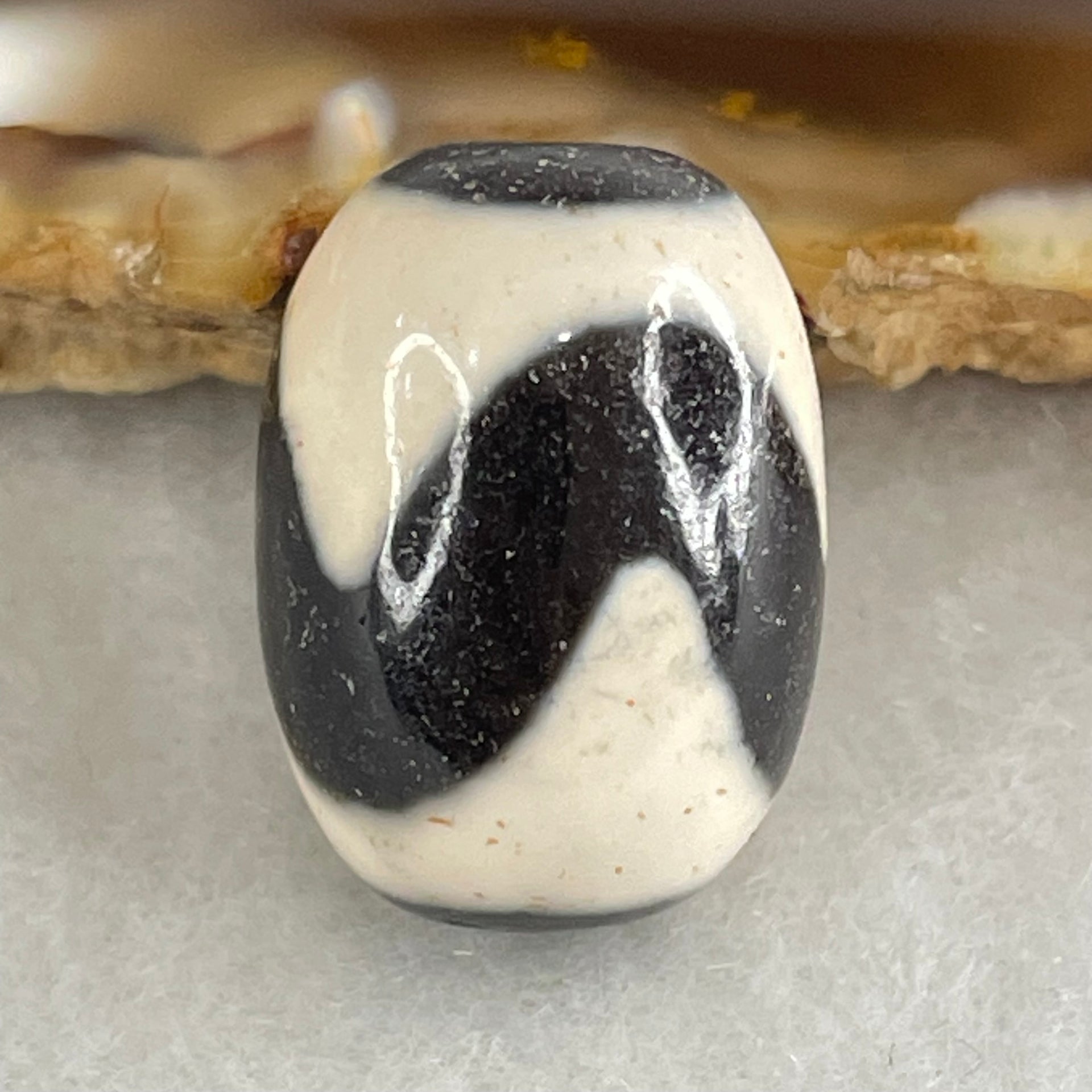 Natural Powerful Tibetan Old Oily Agate Tiger Tooth Daluo Dzi Bead Heavenly Master (Tian Zhu) 虎呀天诛 4.38g 17.8 by 13.1mm - Huangs Jadeite and Jewelry Pte Ltd