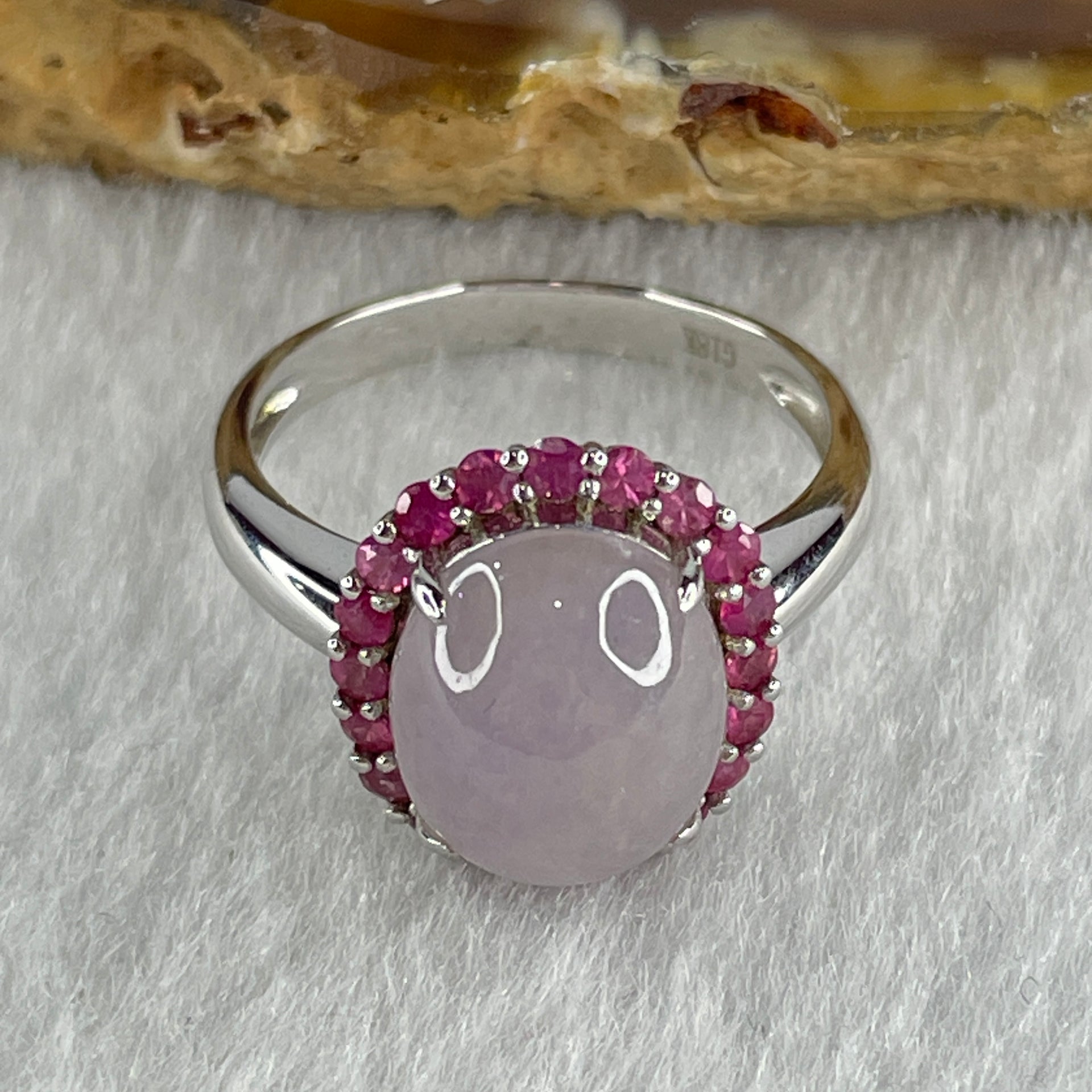 High Grade Natural Type A Bright Lavender Jadeite Cabouchon Oval Shape Ring in 18K AU750 White Gold with Natural Pink Sapphires 4.24g 11.2 by 9.3 by 5.8mm US6.8 HK15 - Huangs Jadeite and Jewelry Pte Ltd