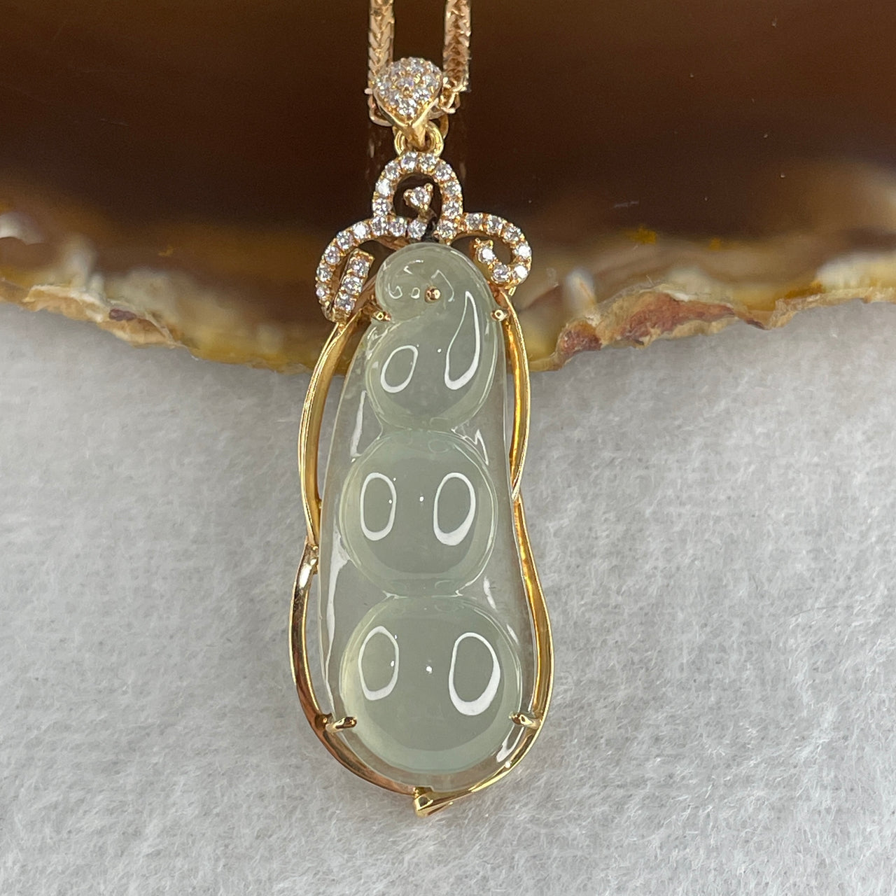 18K 750 Rose Gold Type A Icy Light Green Jadeite Peapod 31.77 by 12.5 by 5.0mm with Natural Diamonds and 18K 750 Rose Gold Necklace 5.14g Total Weigh 12.47g