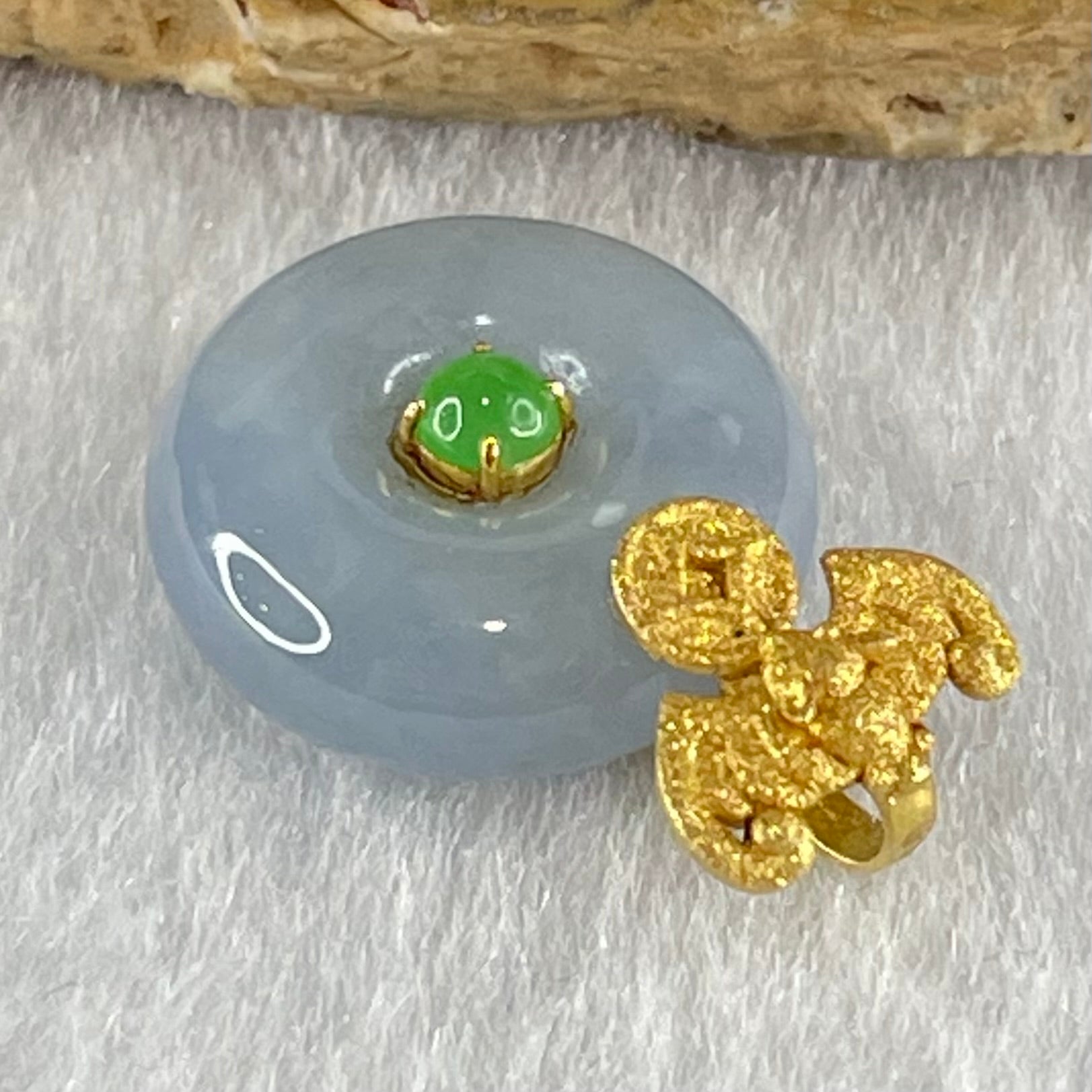Type A Deep Intense Lavender Jadeite Ping An Kou Donut in 18K Yellow Gold AU750 Clasps 3.16g 14.5 b y 5.6mm - Huangs Jadeite and Jewelry Pte Ltd