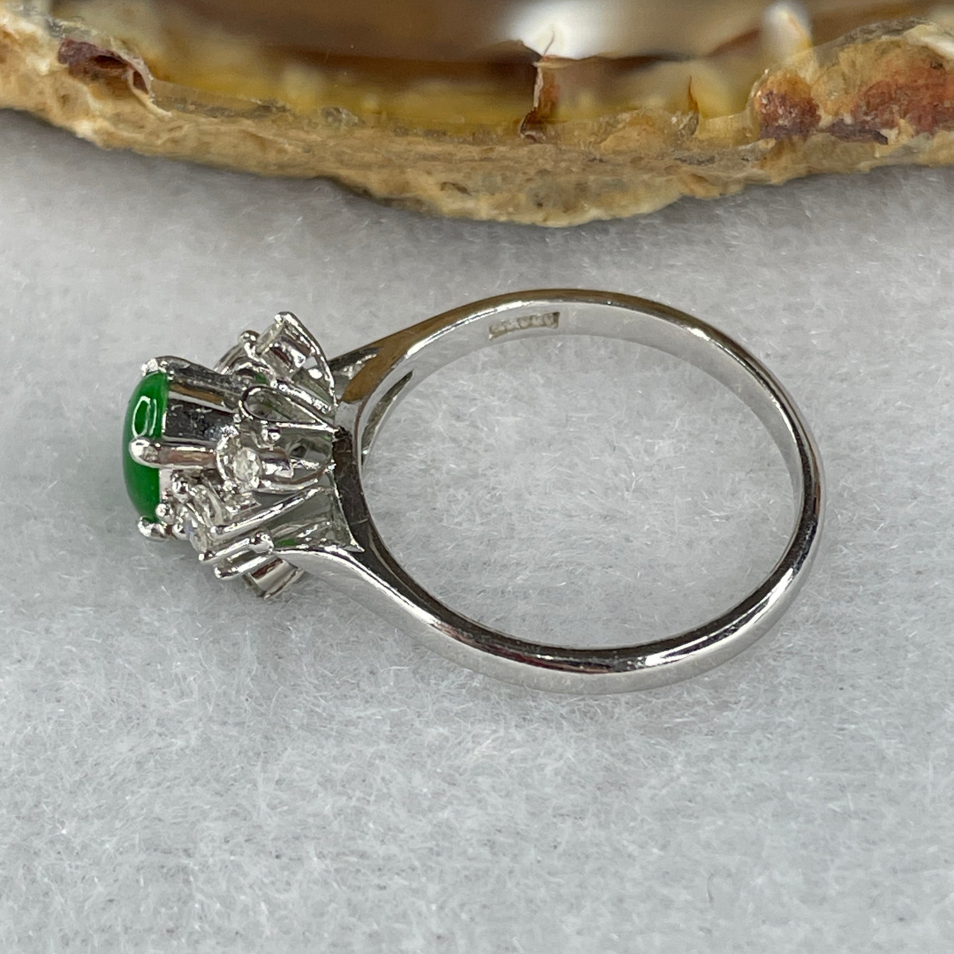 Natural Type A Emerald Green Jadeite Approx 7.3 by 4.8 by 2.5mm with Natural Diamonds in Platinum PT900 Ring Total Weight 4.27g US6.25 HK13.5 - Huangs Jadeite and Jewelry Pte Ltd