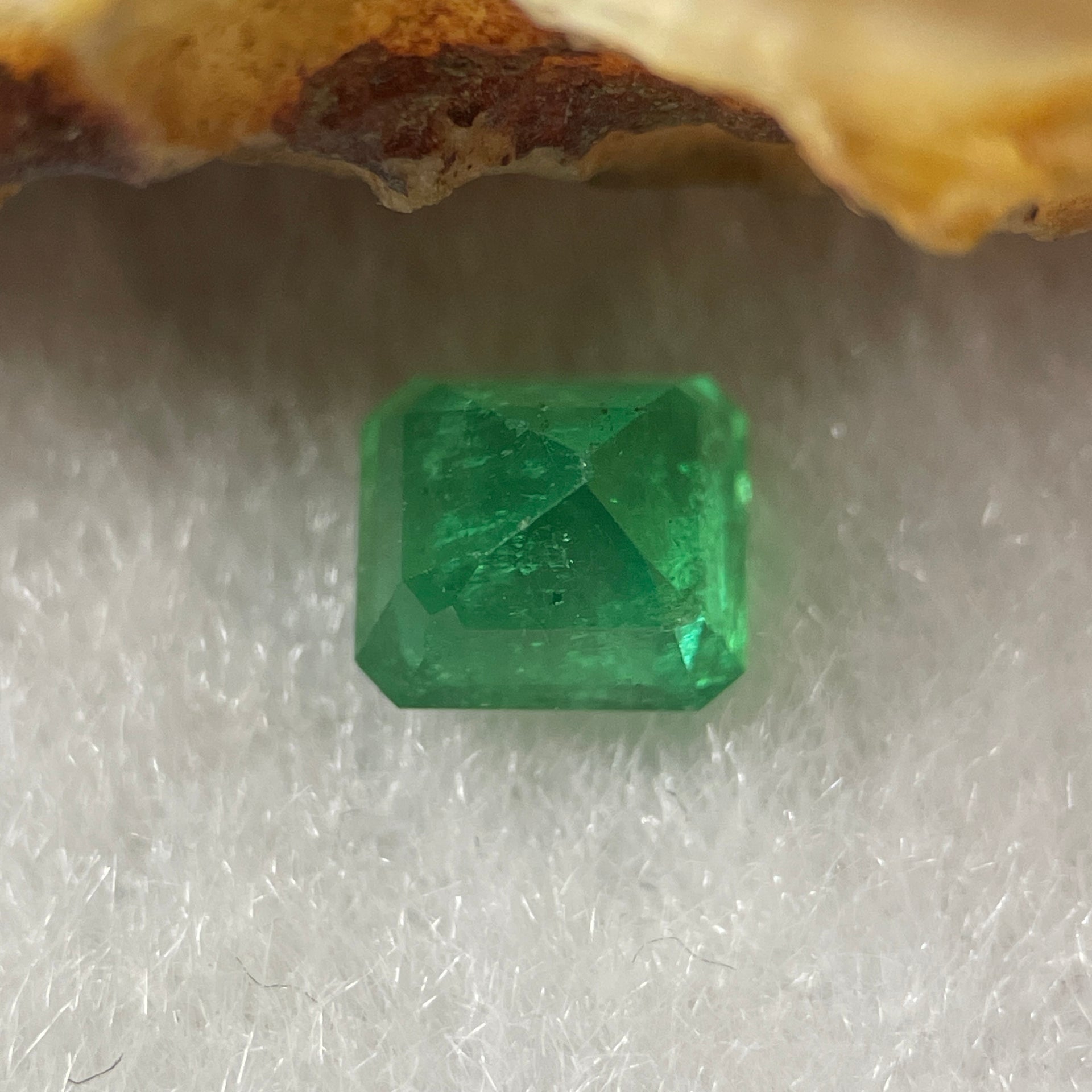 Natural Colombia Green Emerald (Beryl) Cut-Cornered Rectangular step cut 0.74cts 5.5 by 5.0 by 3.8mm - Huangs Jadeite and Jewelry Pte Ltd