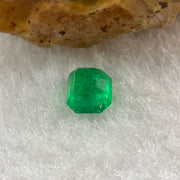 Natural Colombia Green Emerald (Beryl) Cut-Cornered Rectangular step cut 0.53ct 4.5 by 4.5 by 3.8mm - Huangs Jadeite and Jewelry Pte Ltd