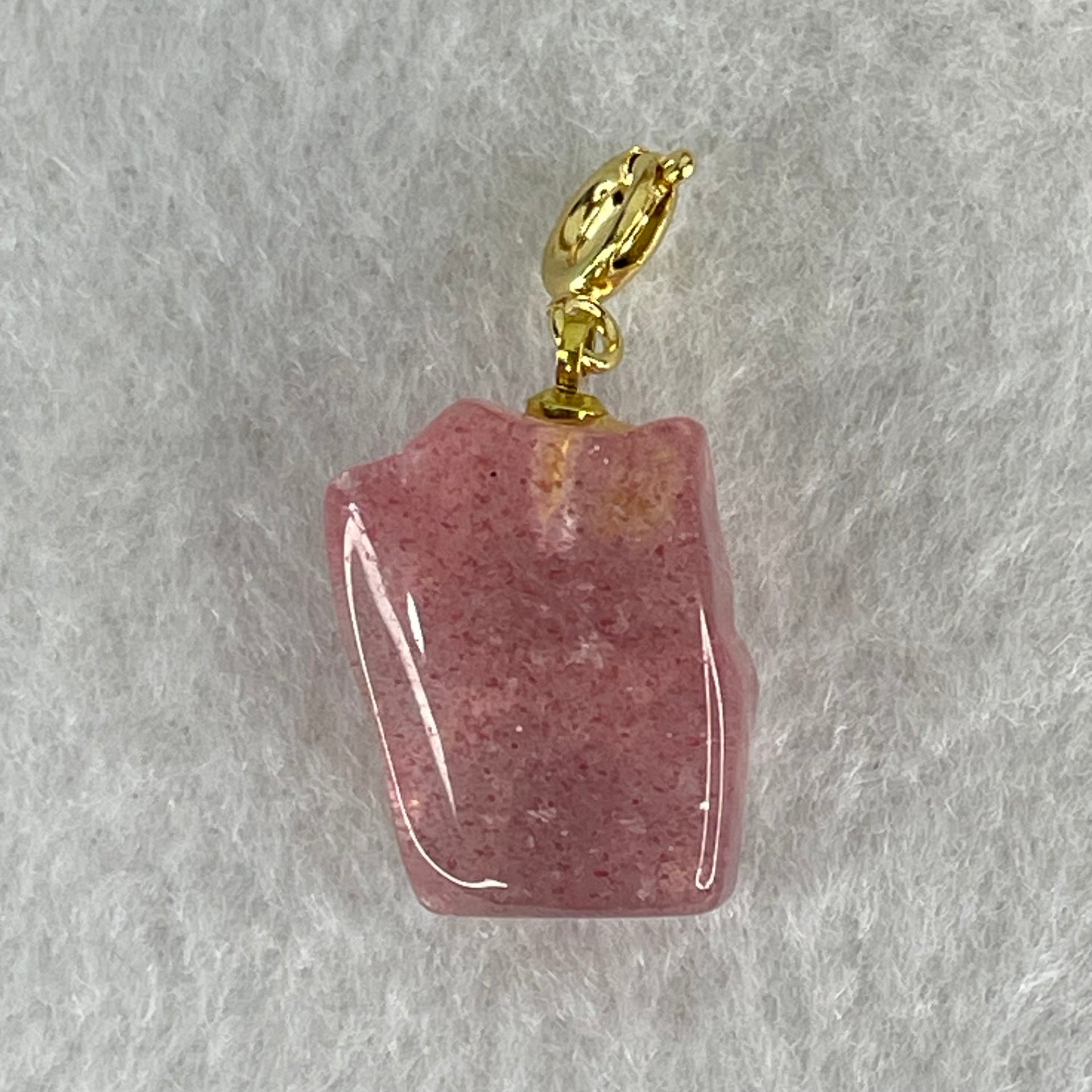 Natural Strawberry Quartz Fortune Cat Charm 4.00g 17.6 by 12.8 by 9.7mm - Huangs Jadeite and Jewelry Pte Ltd