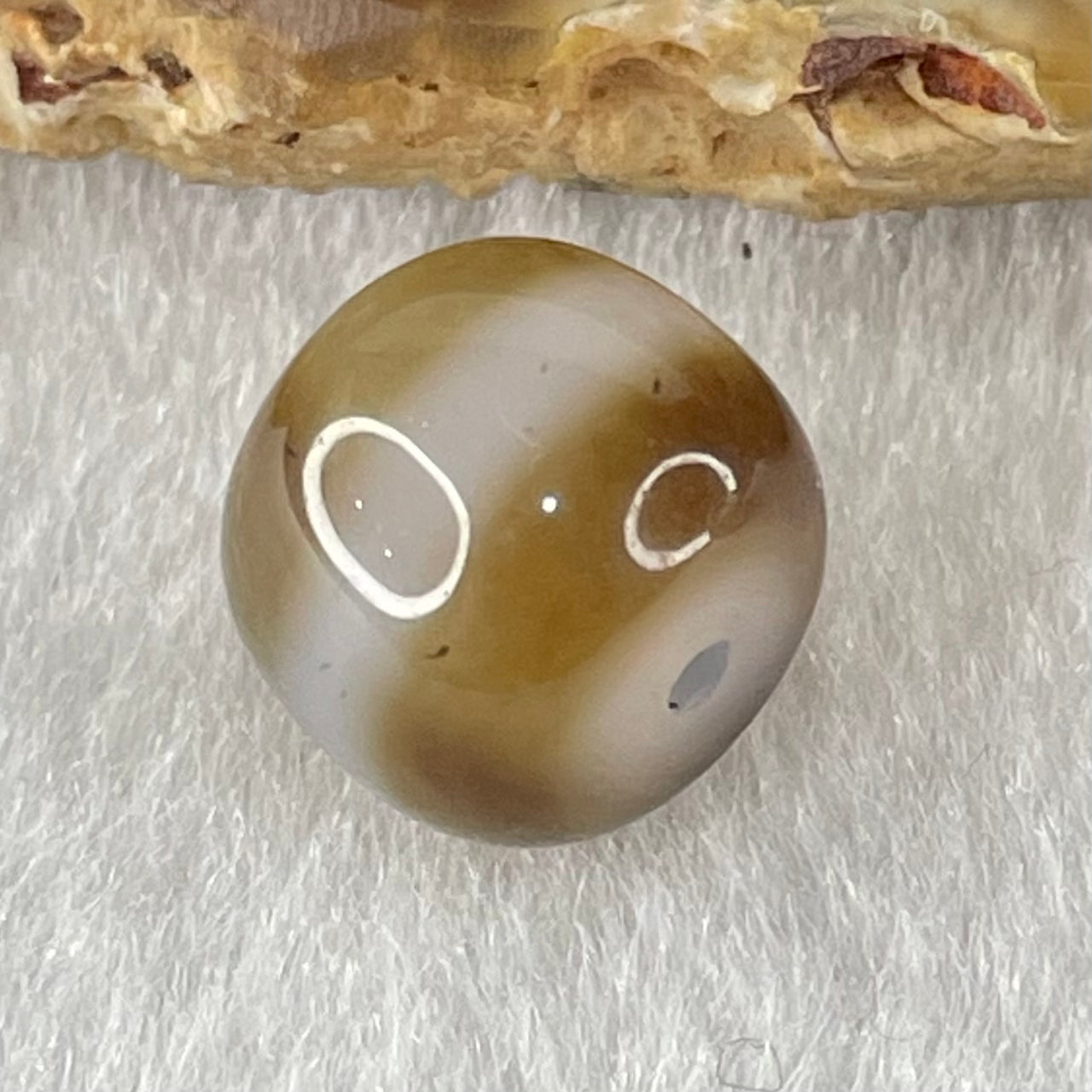 Natural Powerful Tibetan Old Oily Agate 1 Line Dzi Bead Heavenly Master (Tian Zhu) 1.96g 9.7 by 11.3mm - Huangs Jadeite and Jewelry Pte Ltd