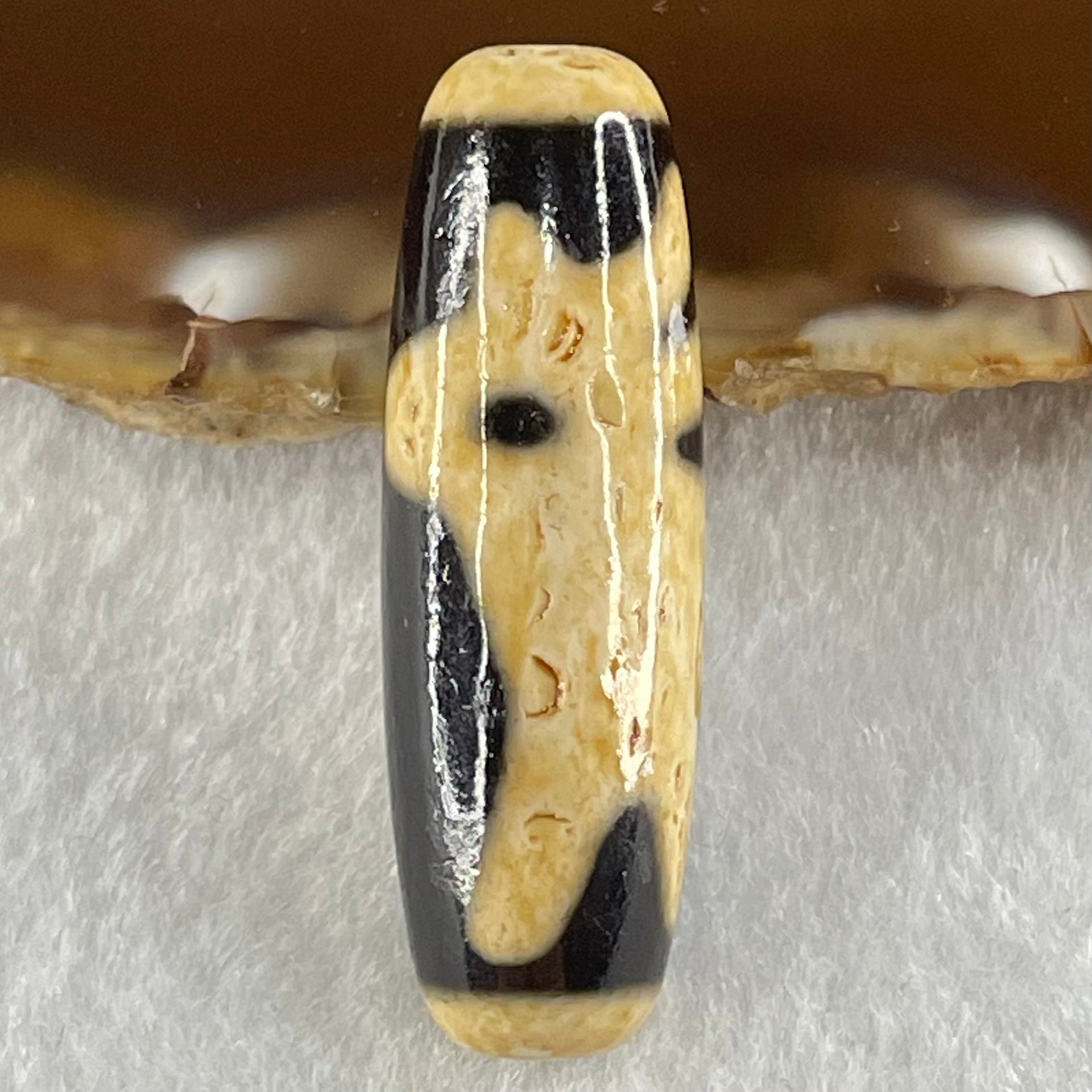 Natural Powerful Tibetan Old Oily Agate Goat Dzi Bead Heavenly Master (Tian Zhu) 山羊天珠 9.36g 38.0 by 12.6mm - Huangs Jadeite and Jewelry Pte Ltd