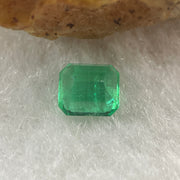 Natural Colombia Green Emerald (Beryl) Cut-Cornered Rectangular step cut 0.63ct 5.2 by 4.3 by 3.2mm - Huangs Jadeite and Jewelry Pte Ltd